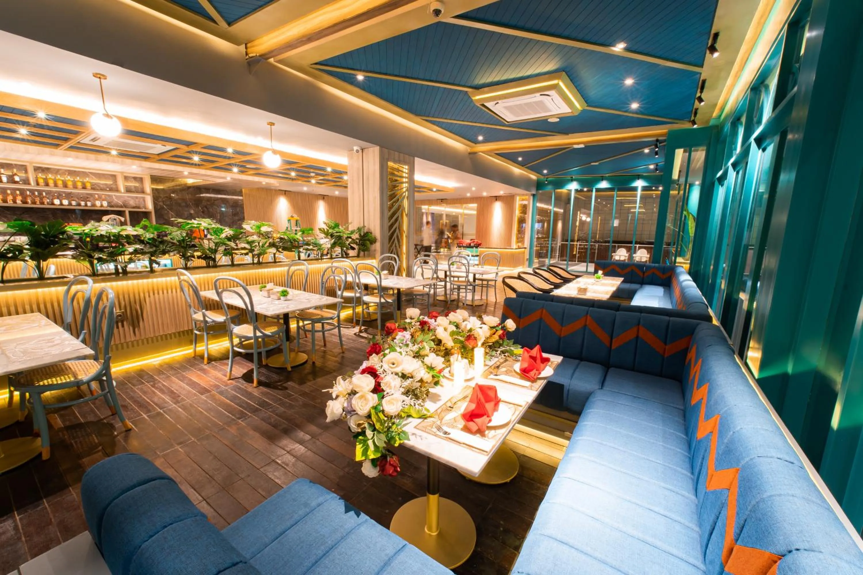 Restaurant/places to eat in The All - Suite Pentacity Hotel Balikpapan