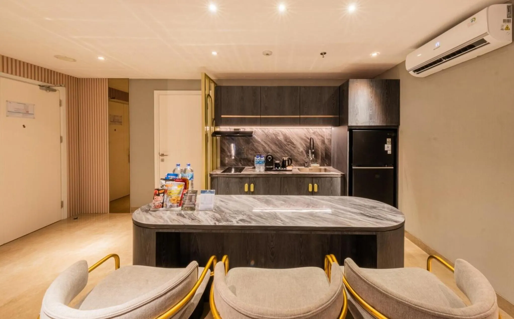 Coffee/tea facilities in The All - Suite Pentacity Hotel Balikpapan