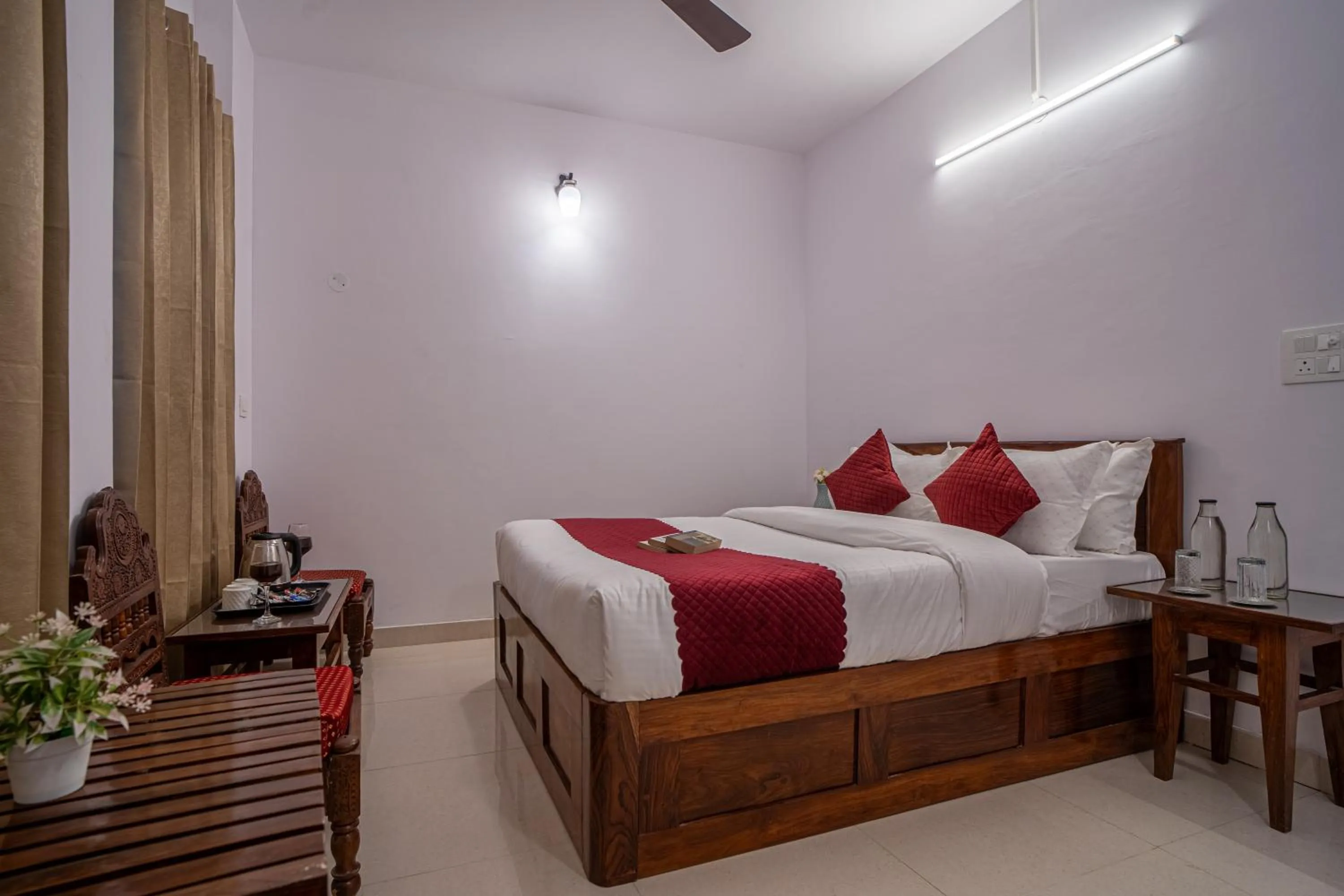 Bedroom, Bed in Captain Resorts