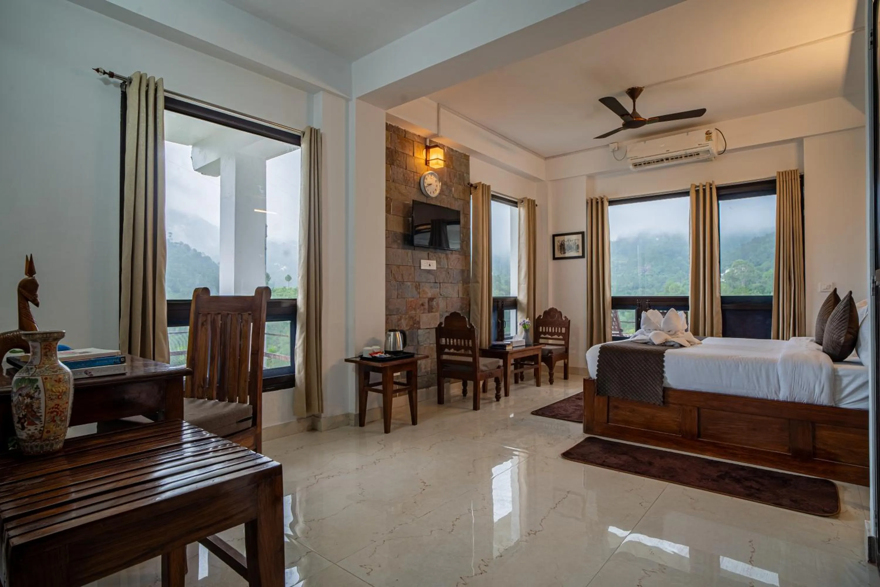 Bedroom, Bed in Captain Resorts