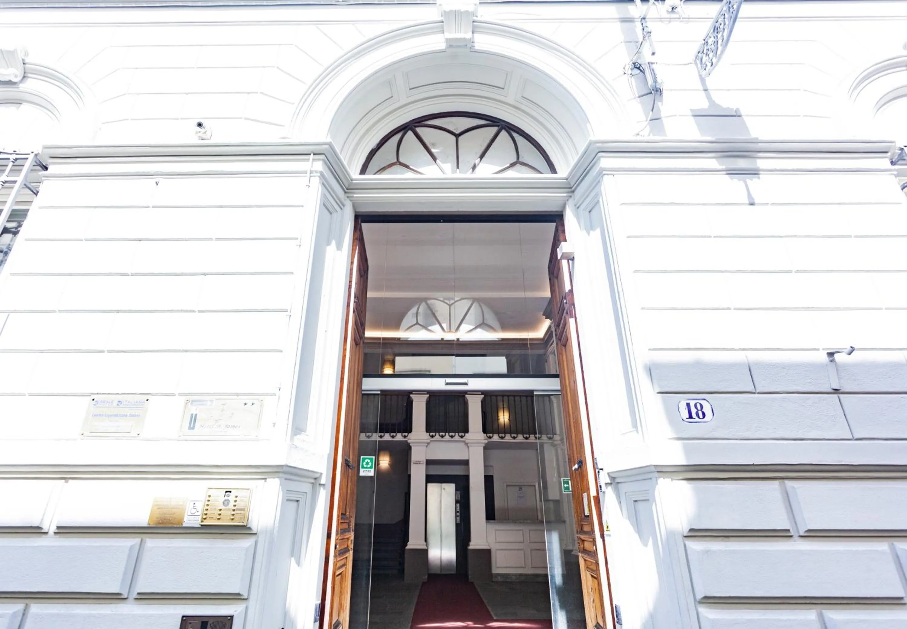 Property building in Hotel St. James