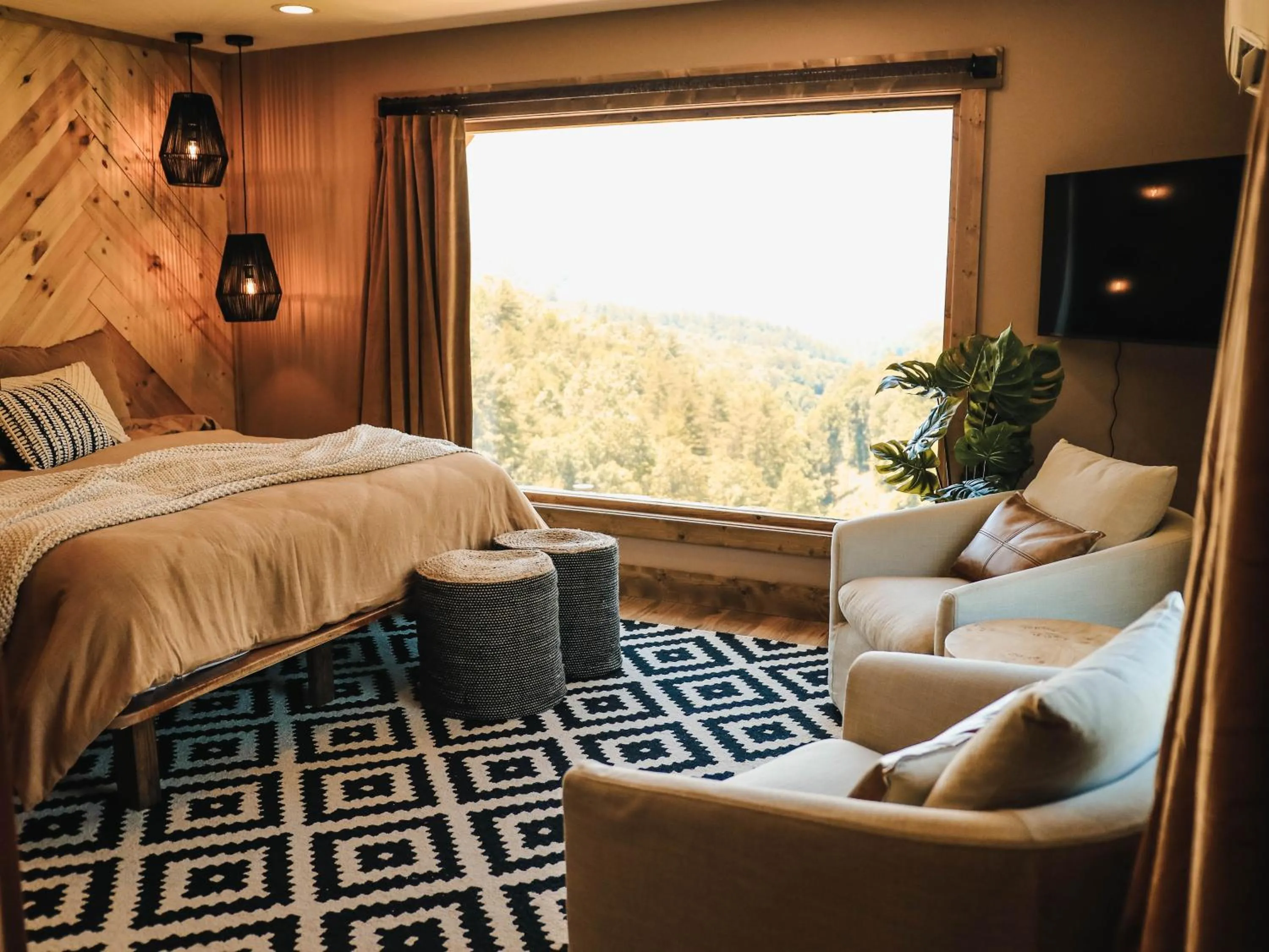 Bed in Long View Resort Bryson City, NC
