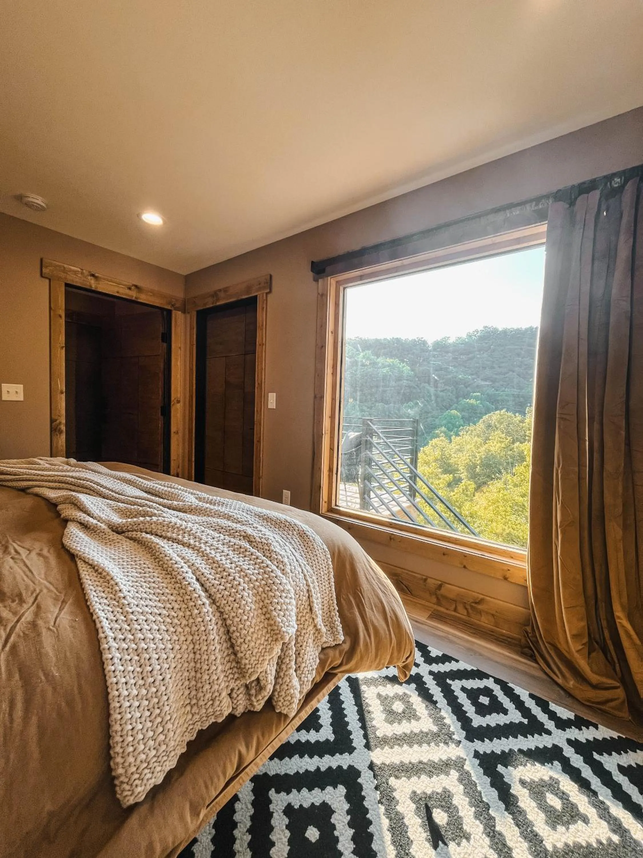 Bed in Long View Resort Bryson City, NC