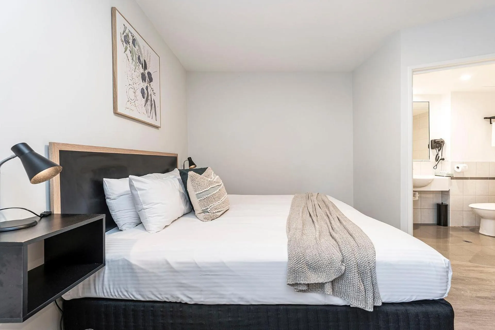 Bed in The Swan Valley Hotel