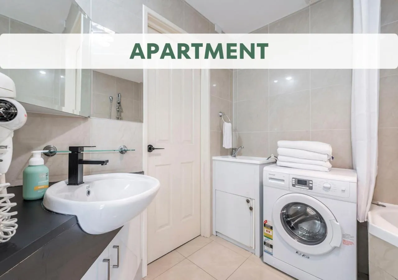 Shower in The Swan Valley Hotel