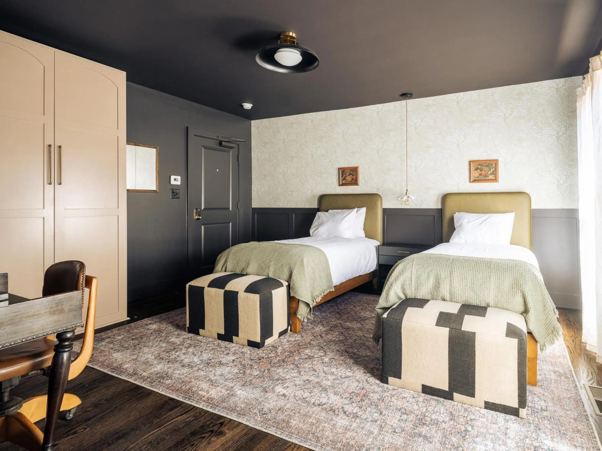 Bed in The Madison Hotel