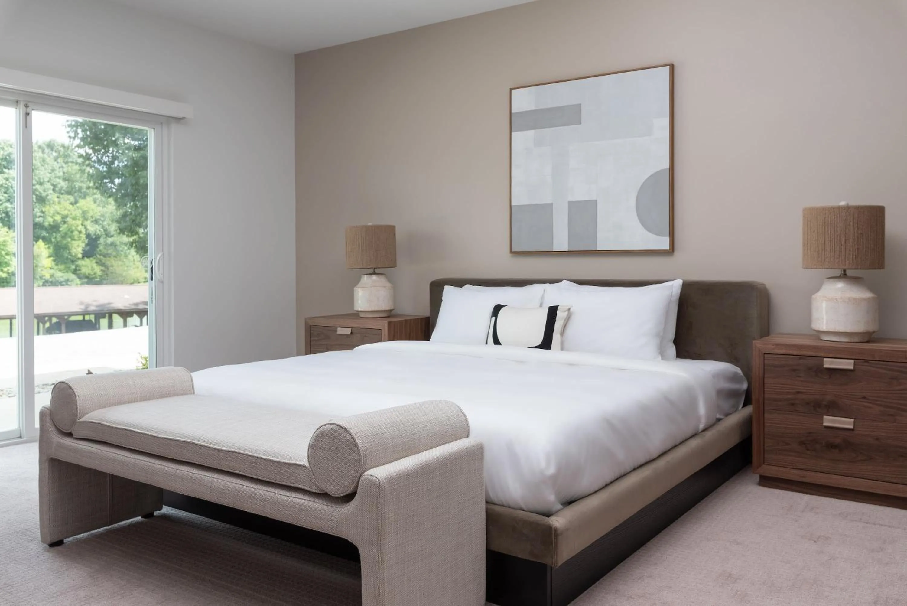 King Studio (Self Check-in with Virtual Front Desk) in Boardwalk Hotel On Lake Anna By Kasa