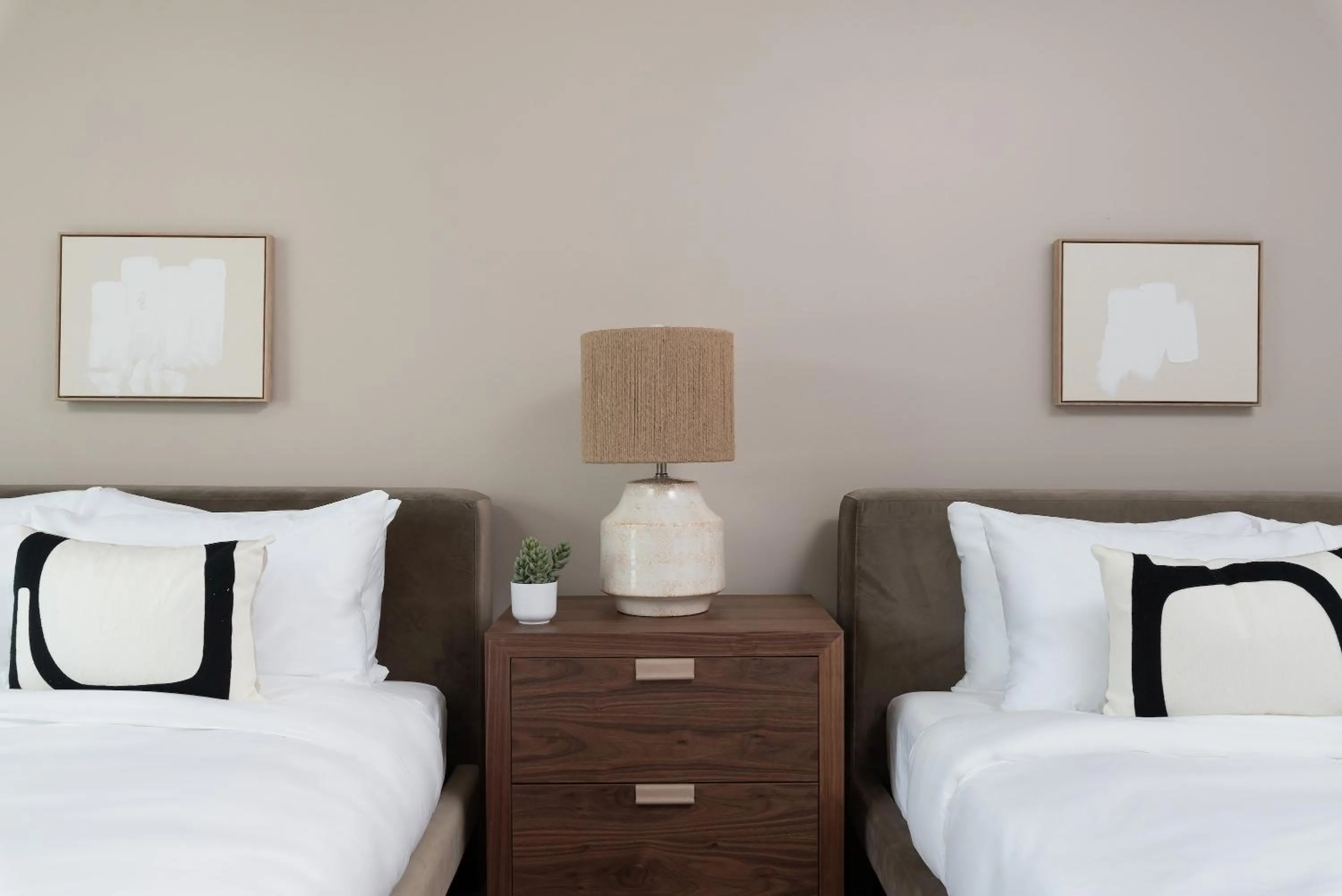 Deluxe Double Room (Self Check-in with Virtual Front Desk) in Boardwalk Hotel On Lake Anna By Kasa