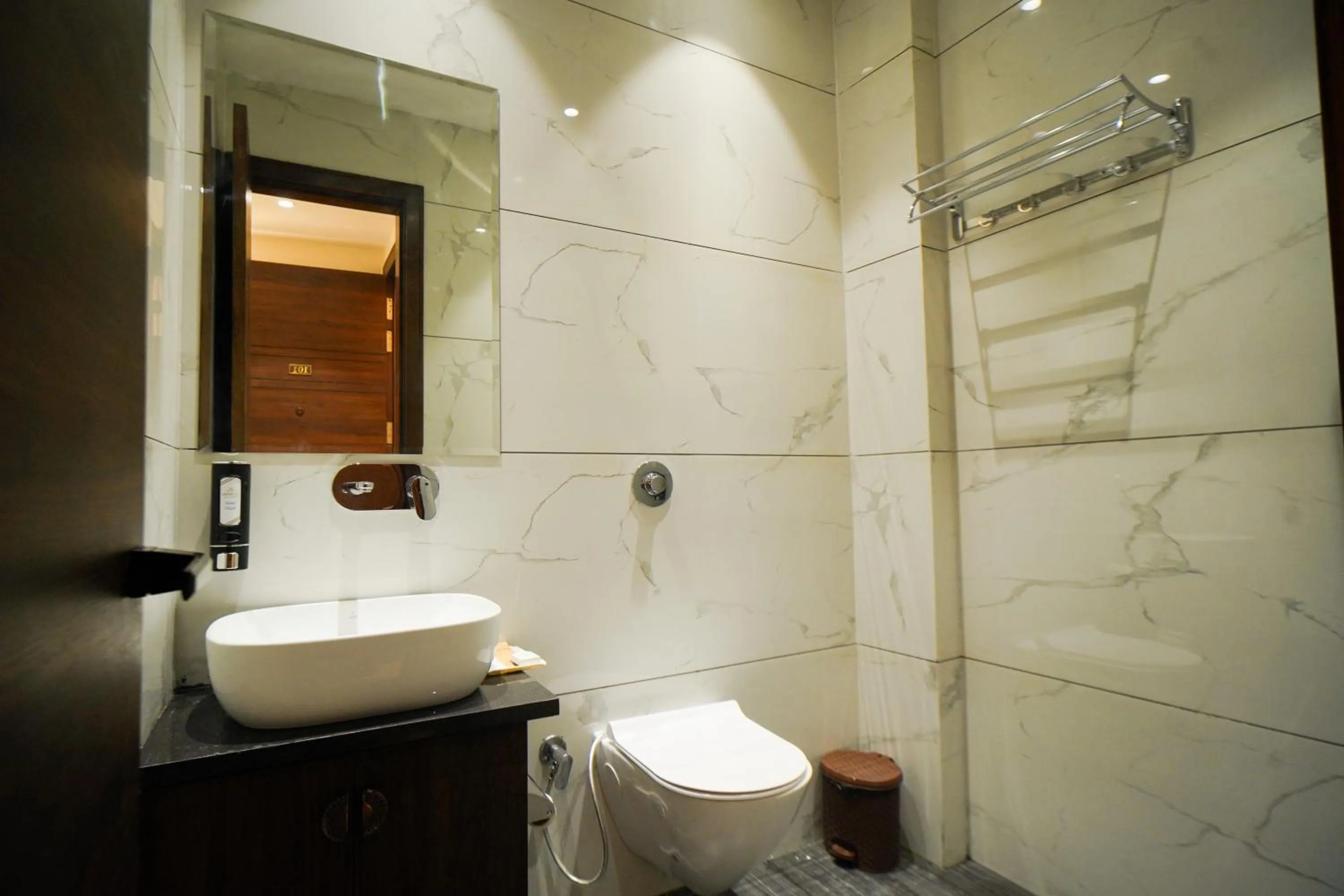 Hotel Ammison Inn & Suites