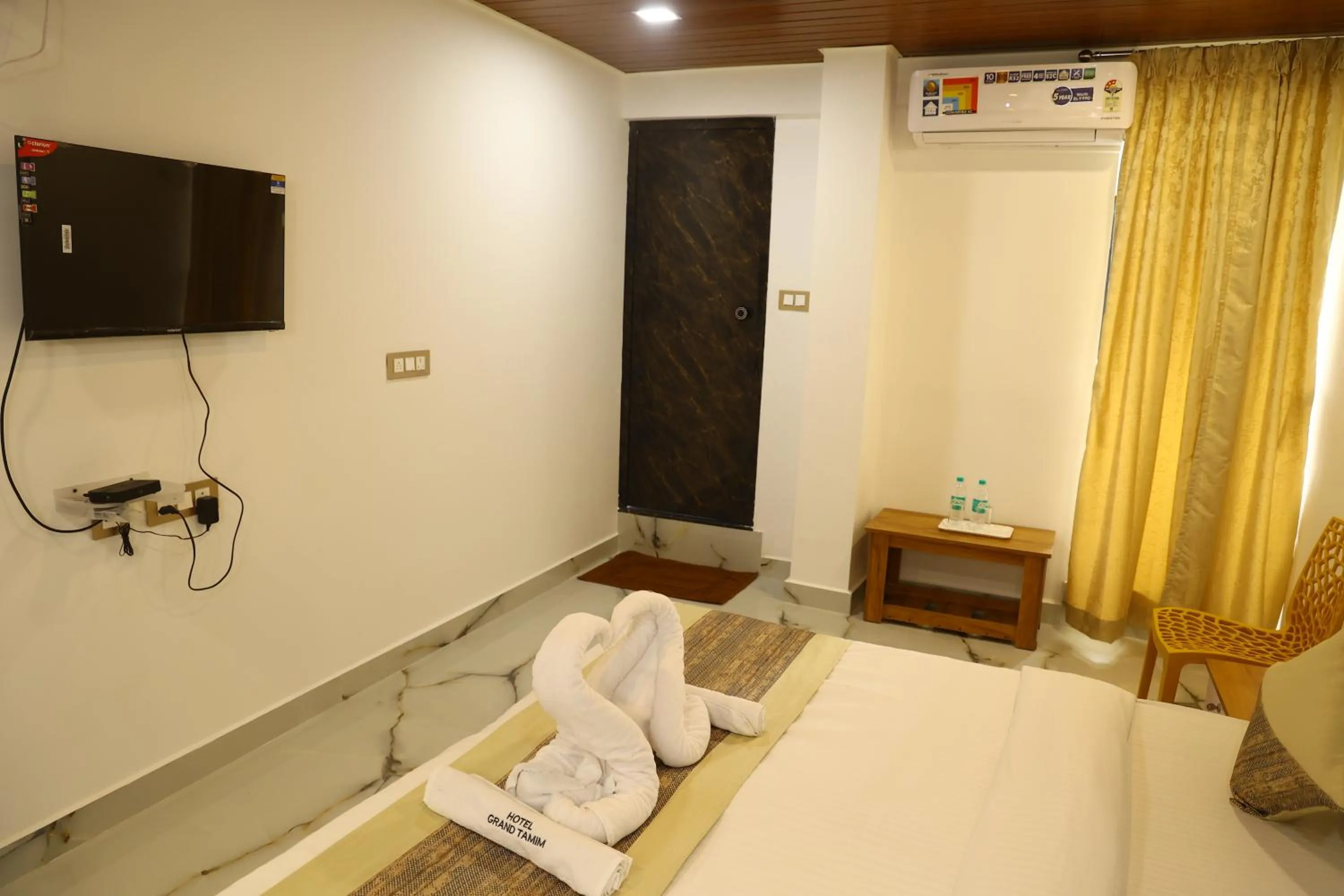 TV and multimedia, Bed in Grand Tamim Hotel