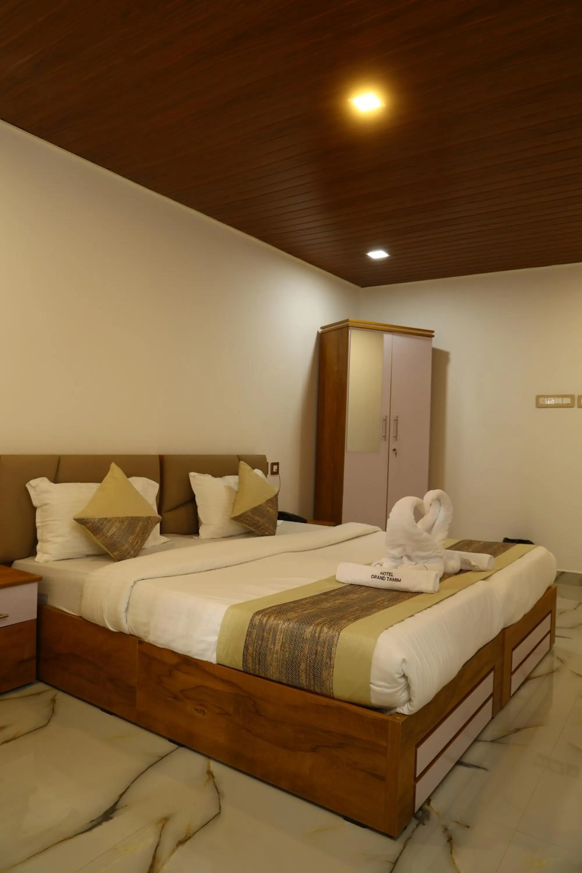 Bedroom, Bed in Grand Tamim Hotel