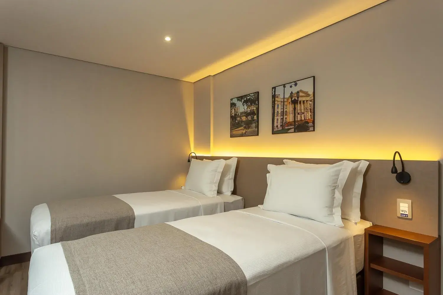 Deluxe Twin Room in Hotel Roochelle Convention By Nobile Deluxe Twin Room in Hotel Roochelle Convention By Nobile