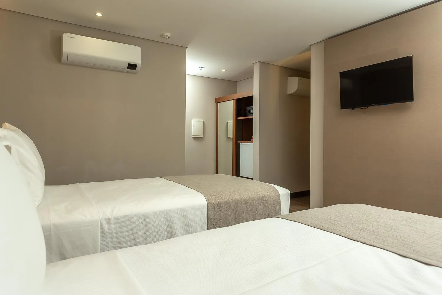 Bed in Hotel Roochelle Convention By Nobile