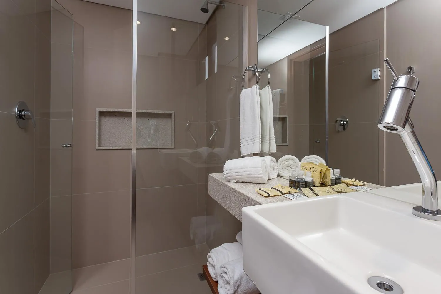 Hotel Roochelle Convention By Nobile