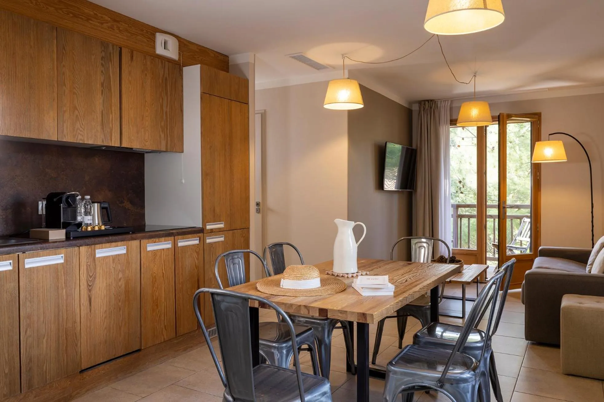 Coffee/tea facilities in Domaine du Ferret Restaurant & Spa