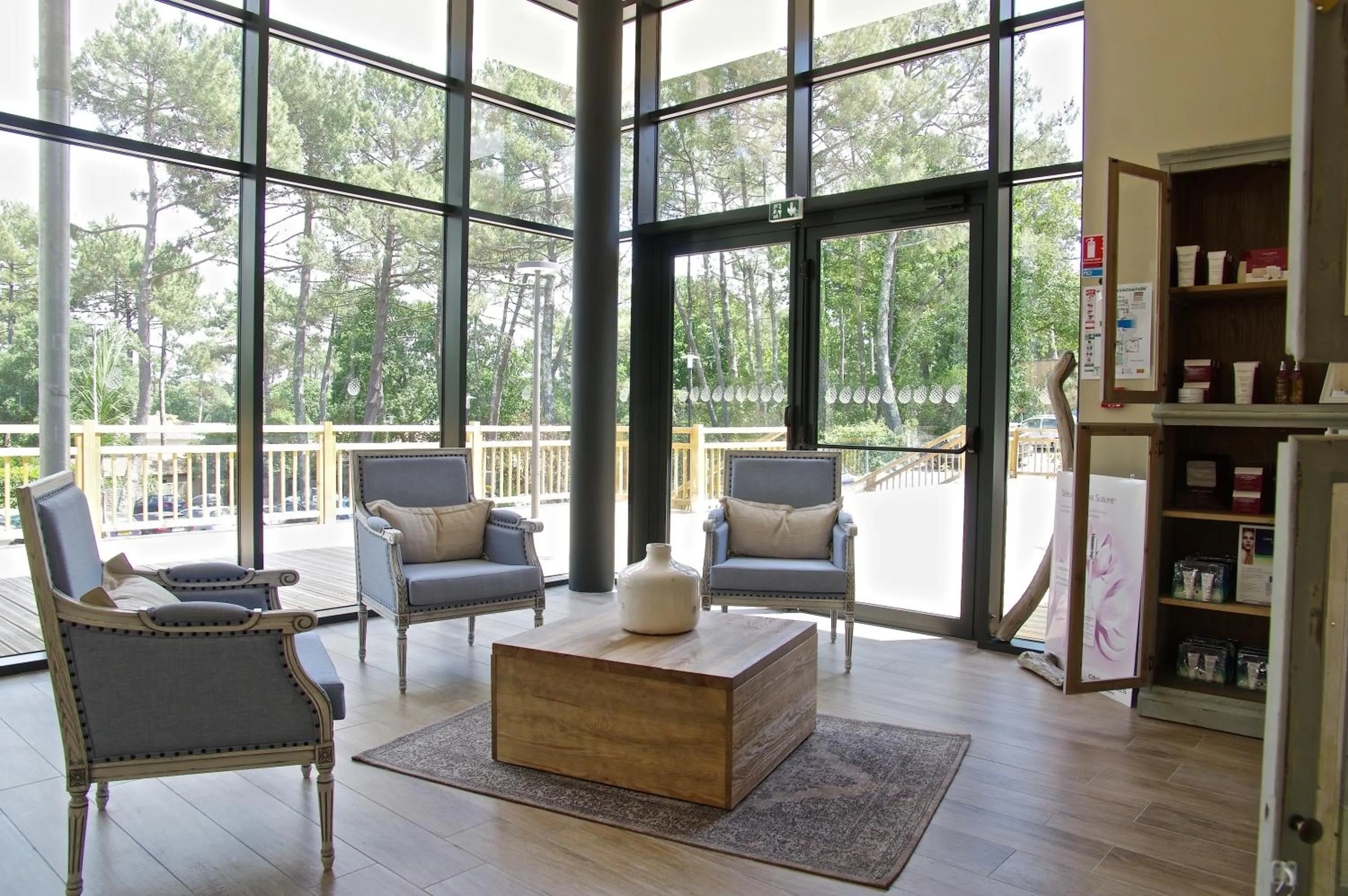 On-site shops in Domaine du Ferret Restaurant & Spa