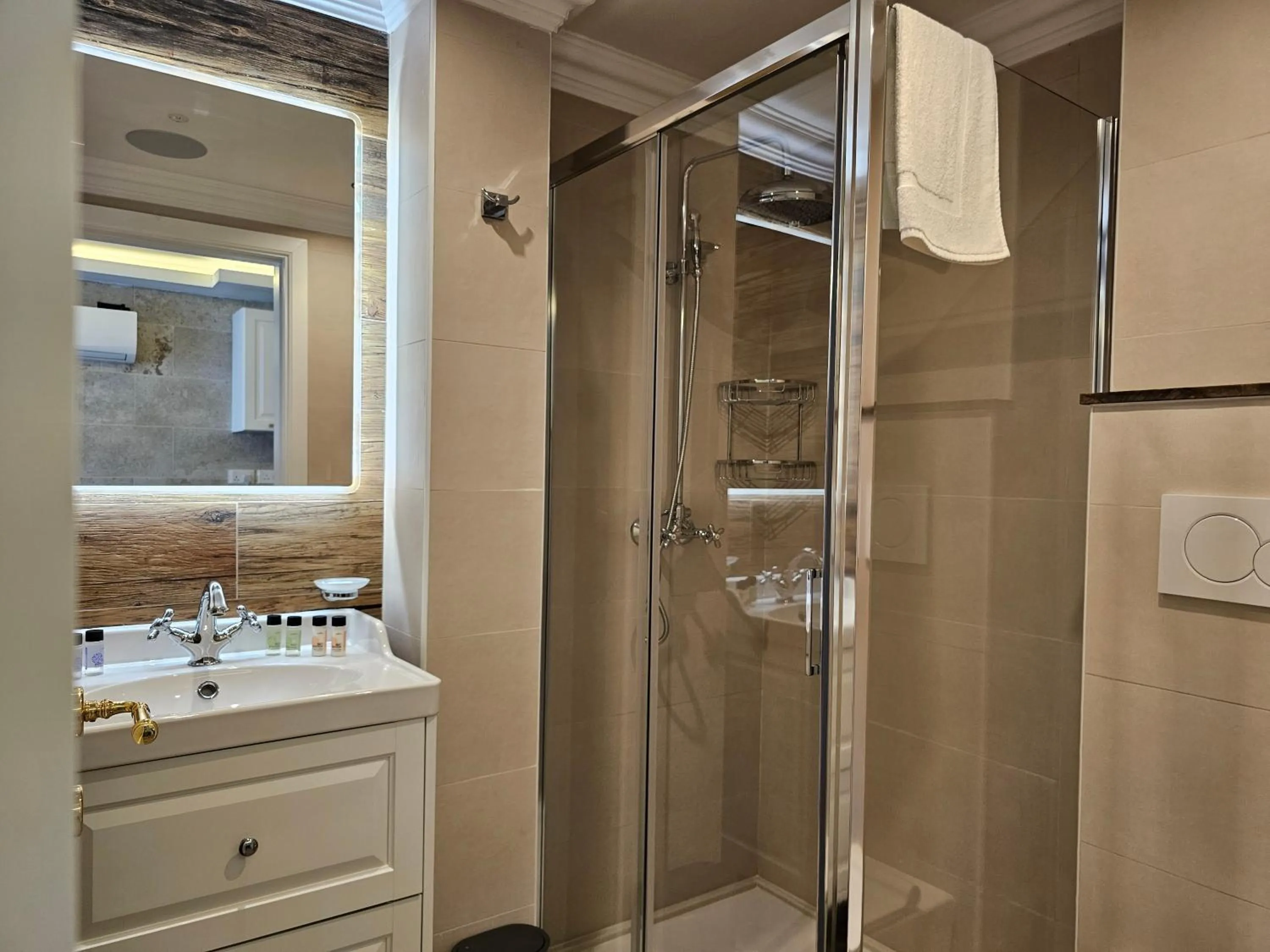 Shower in Balcony Hotel