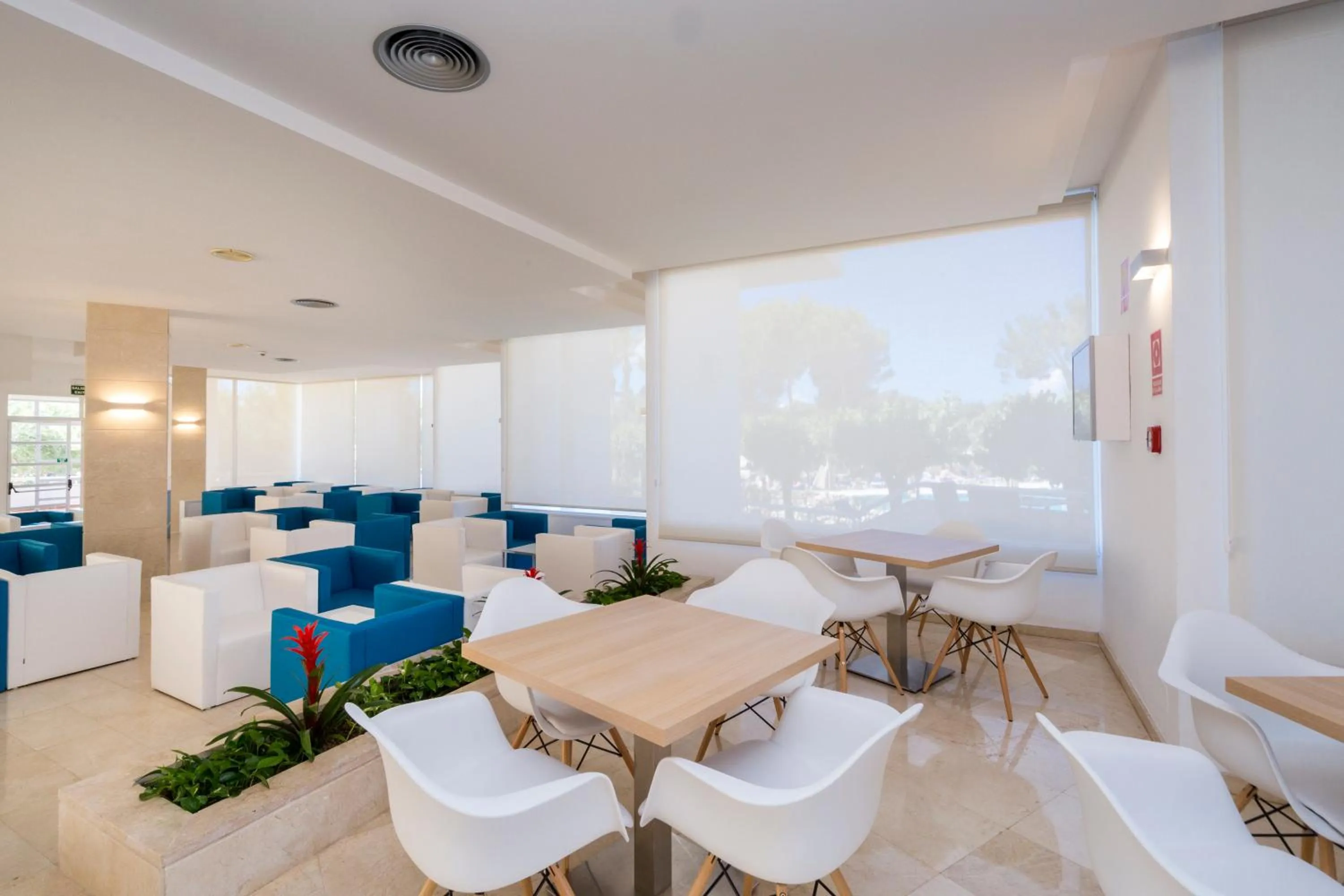 Lounge or bar in Globales Mediterrani