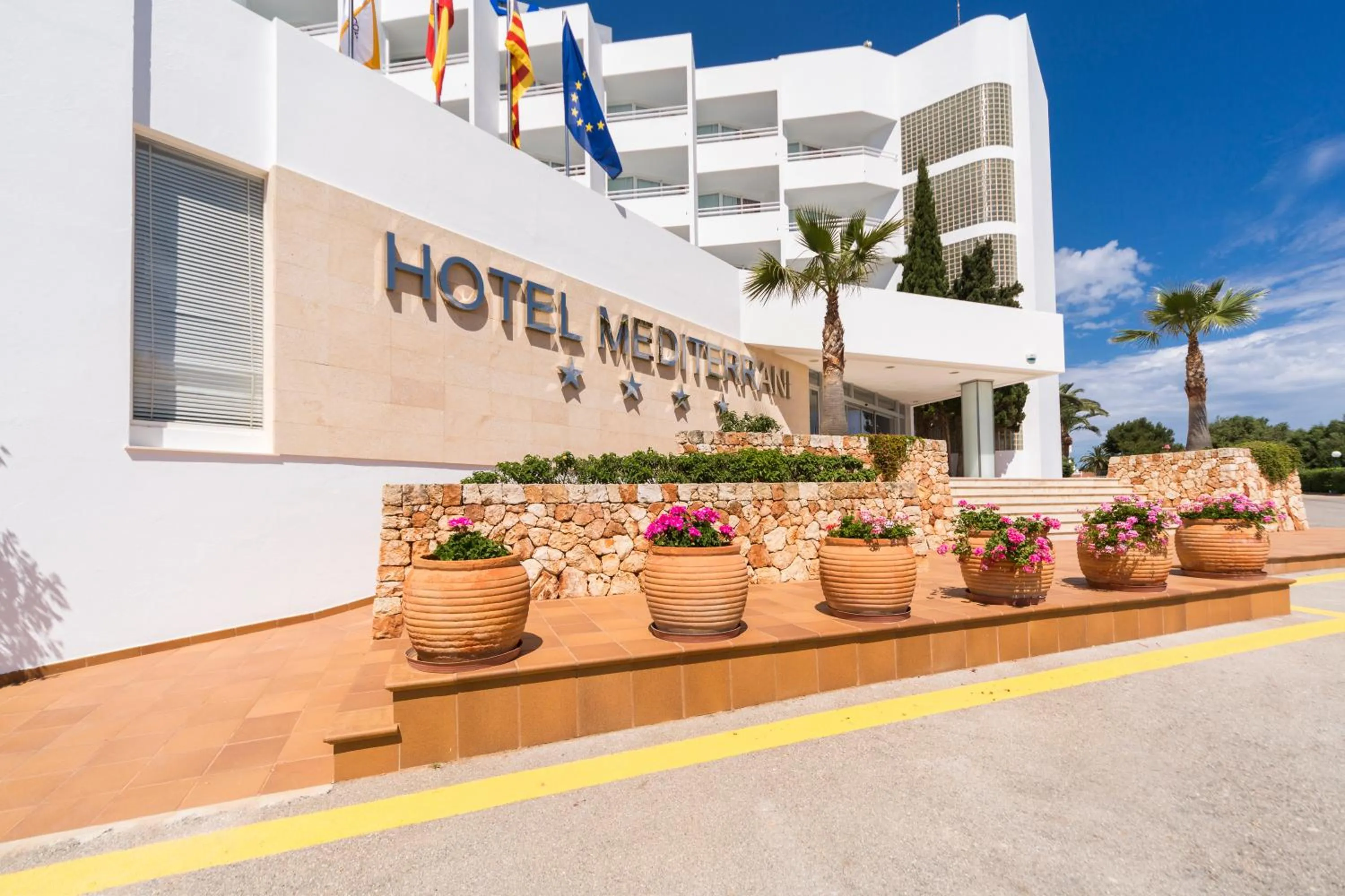 Facade/entrance in Globales Mediterrani