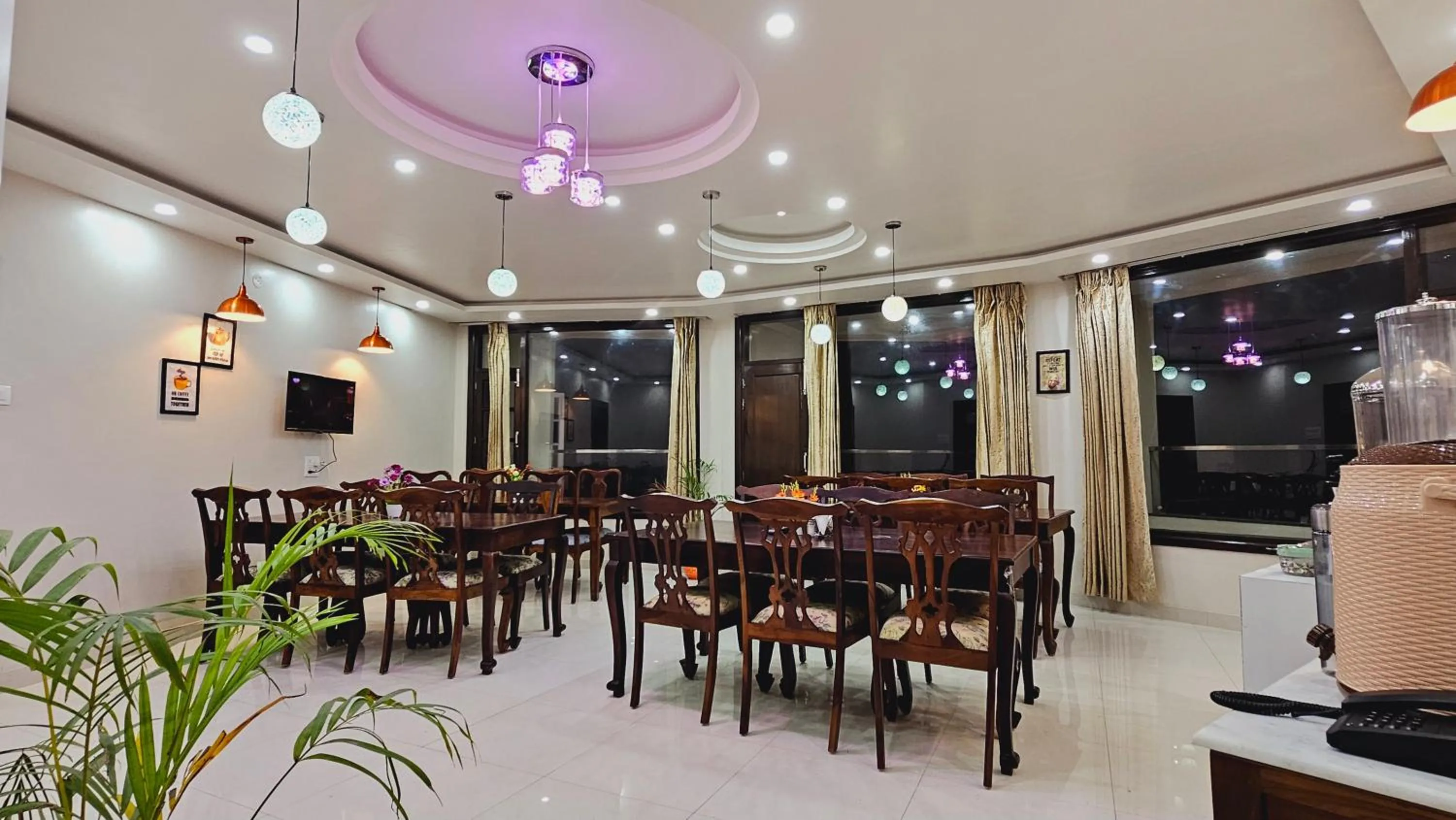 Restaurant/places to eat in Hydrangea Heights by PTW Hotels