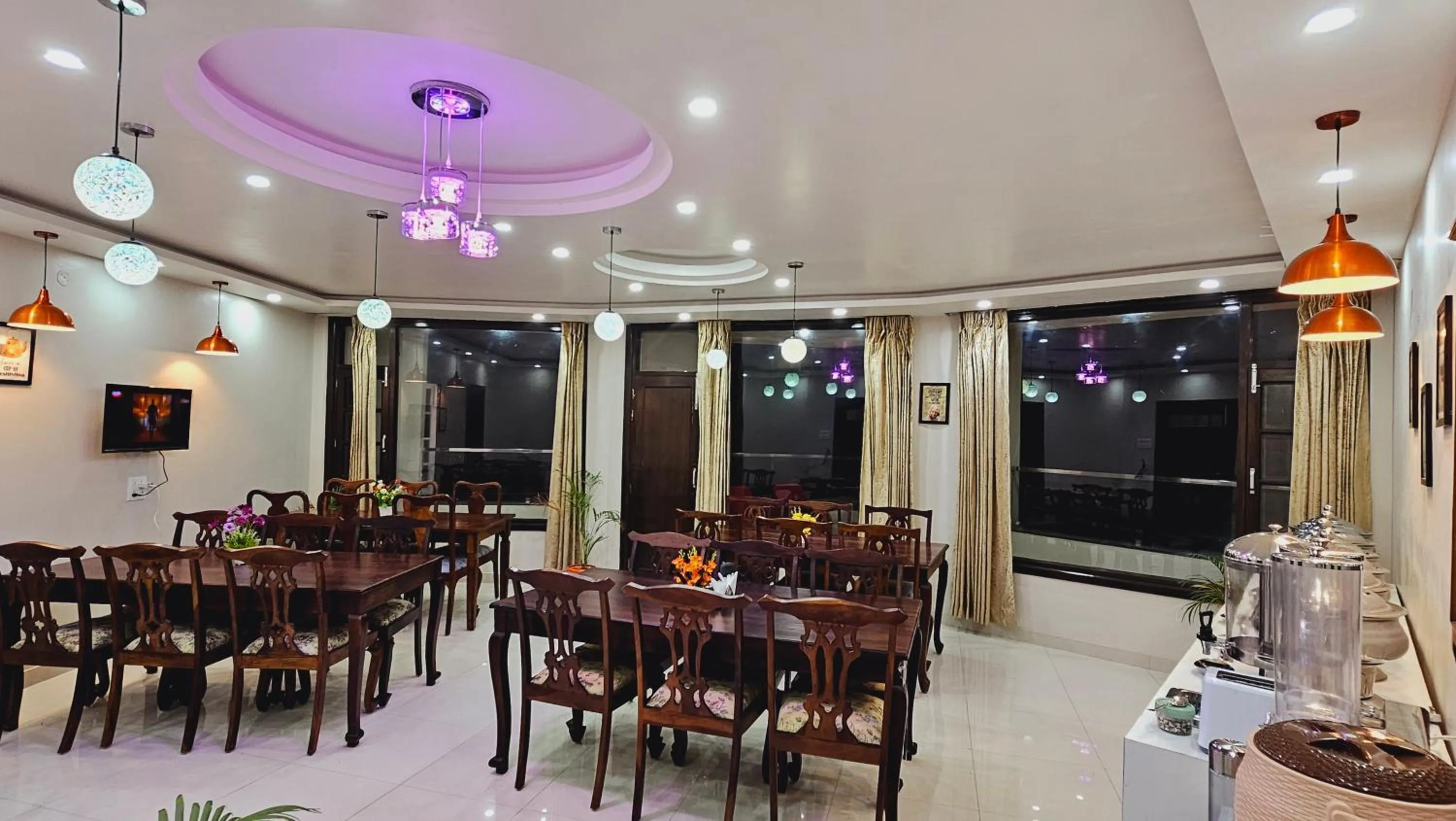 Restaurant/places to eat in Hydrangea Heights by PTW Hotels