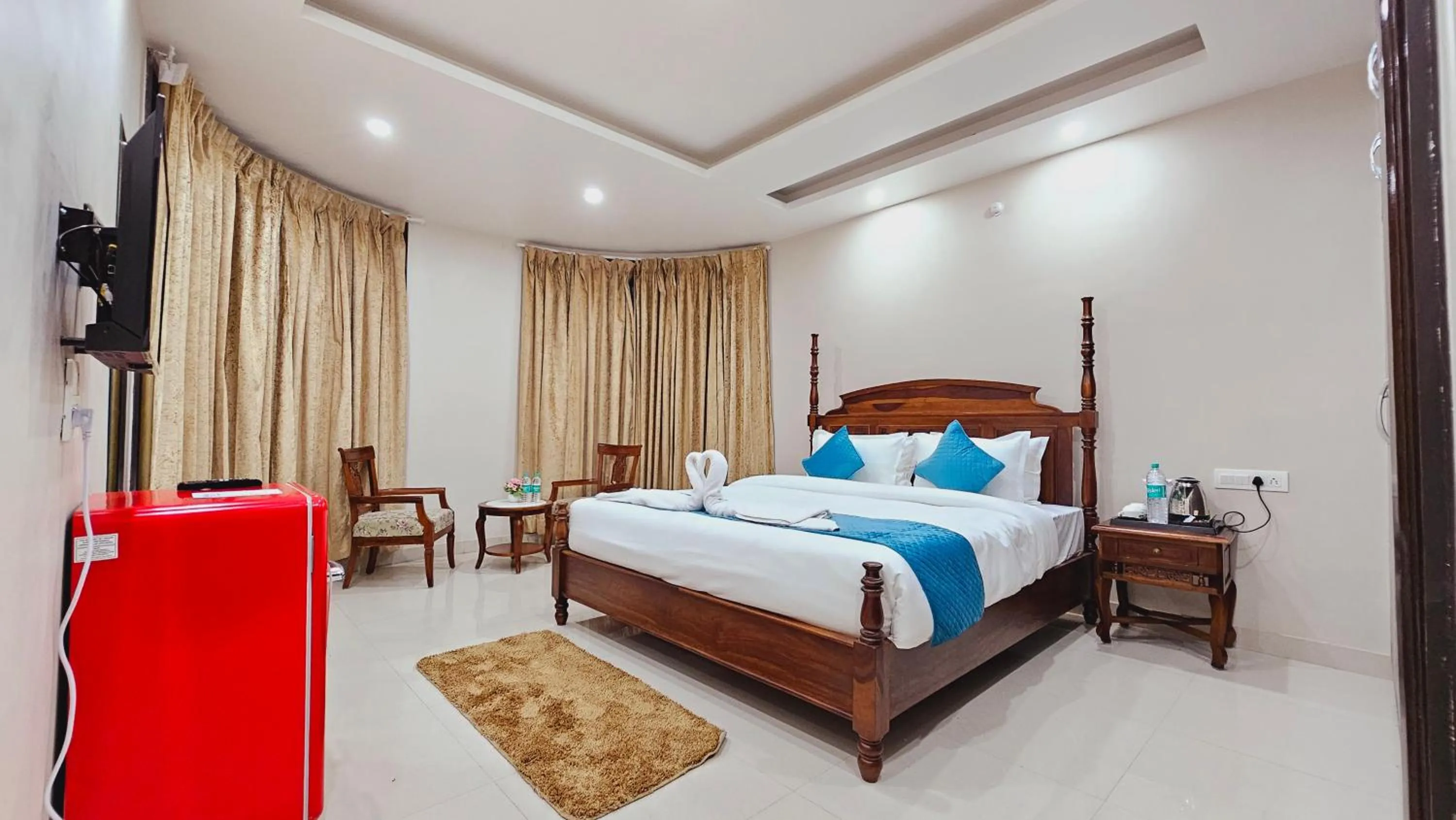 Photo of the whole room in Hydrangea Heights by PTW Hotels