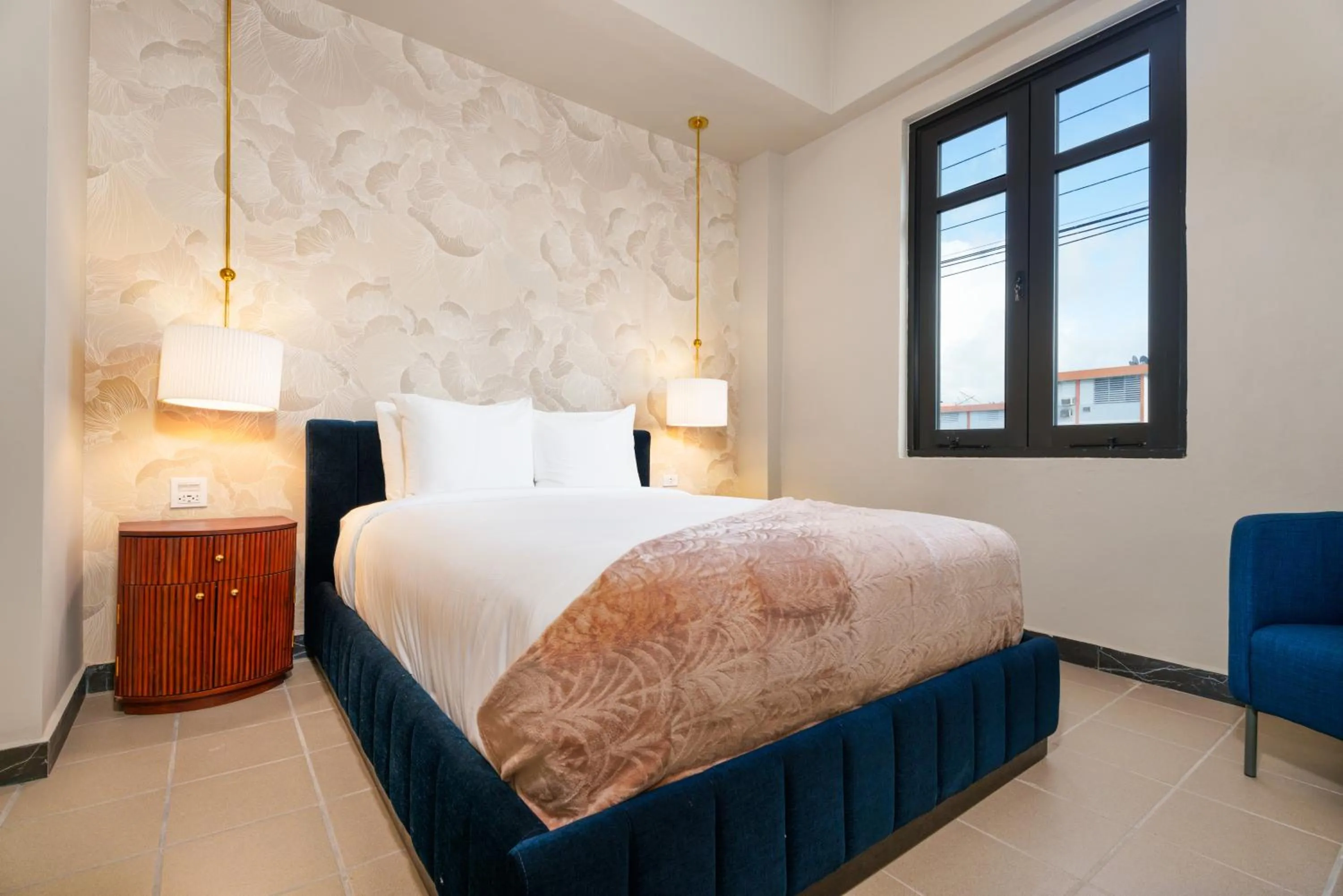 Bed in The Oliver Hotel