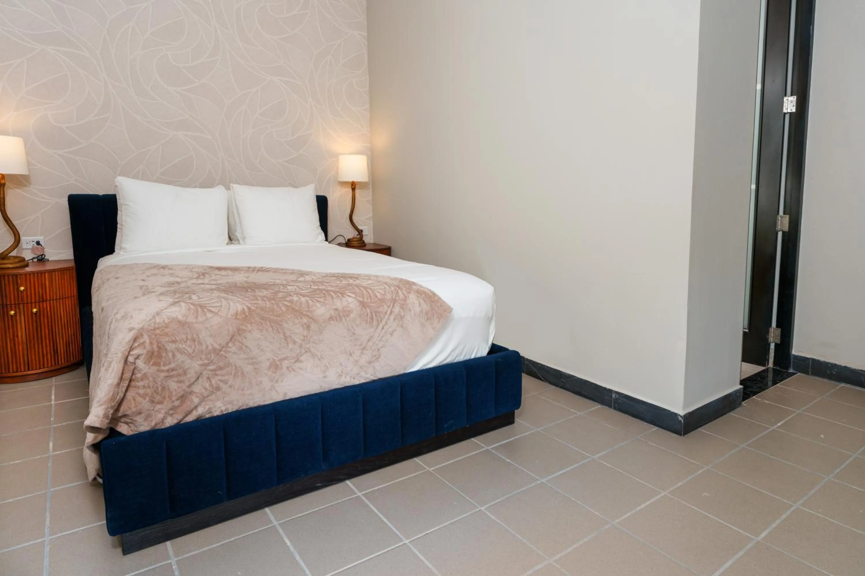Bed in The Oliver Hotel