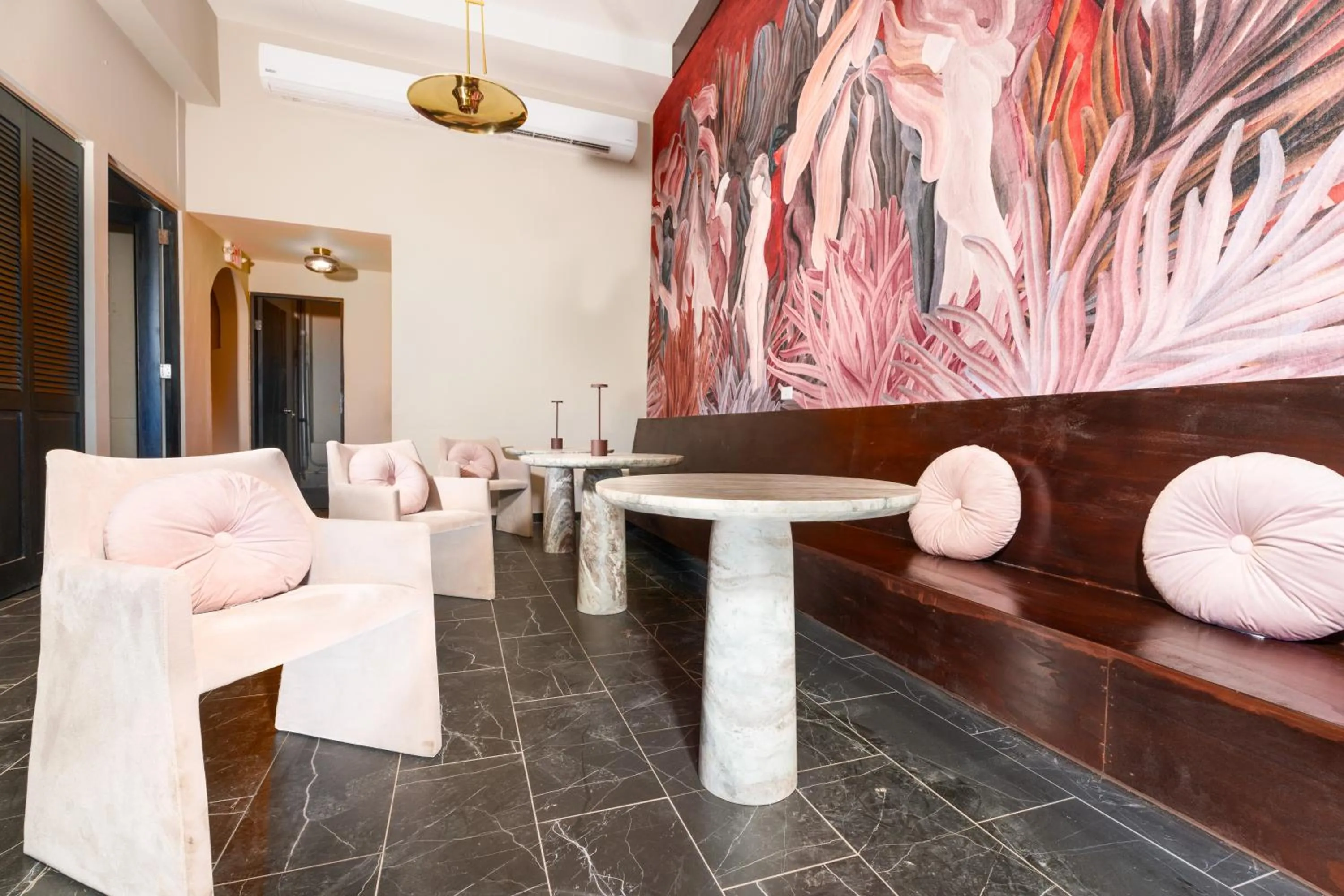 Lobby or reception in The Oliver Hotel