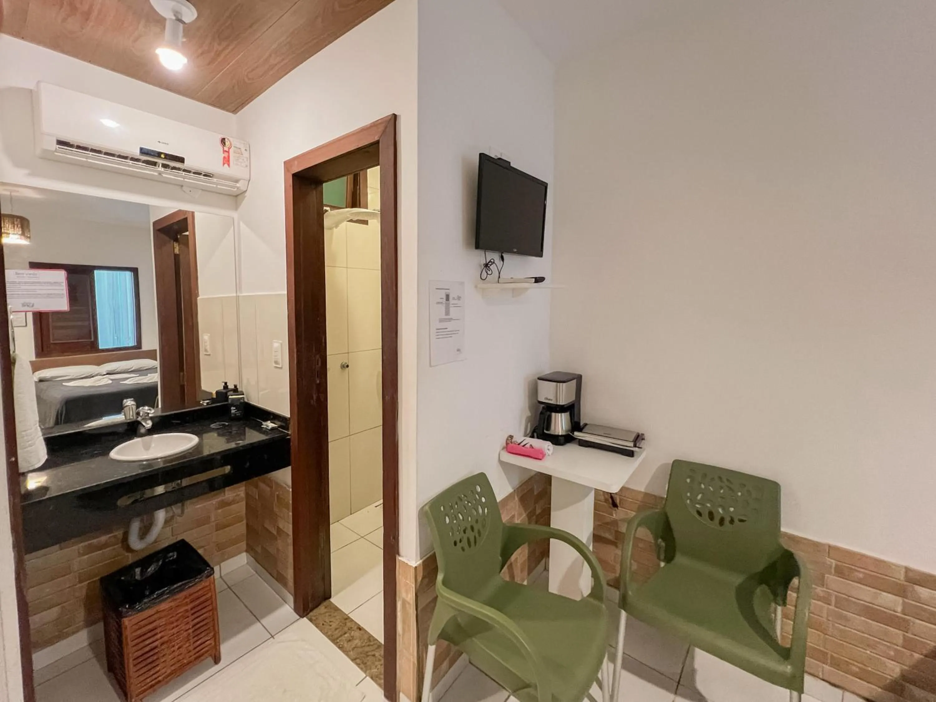 Kitchen or kitchenette in Pousada Brasil Caribe