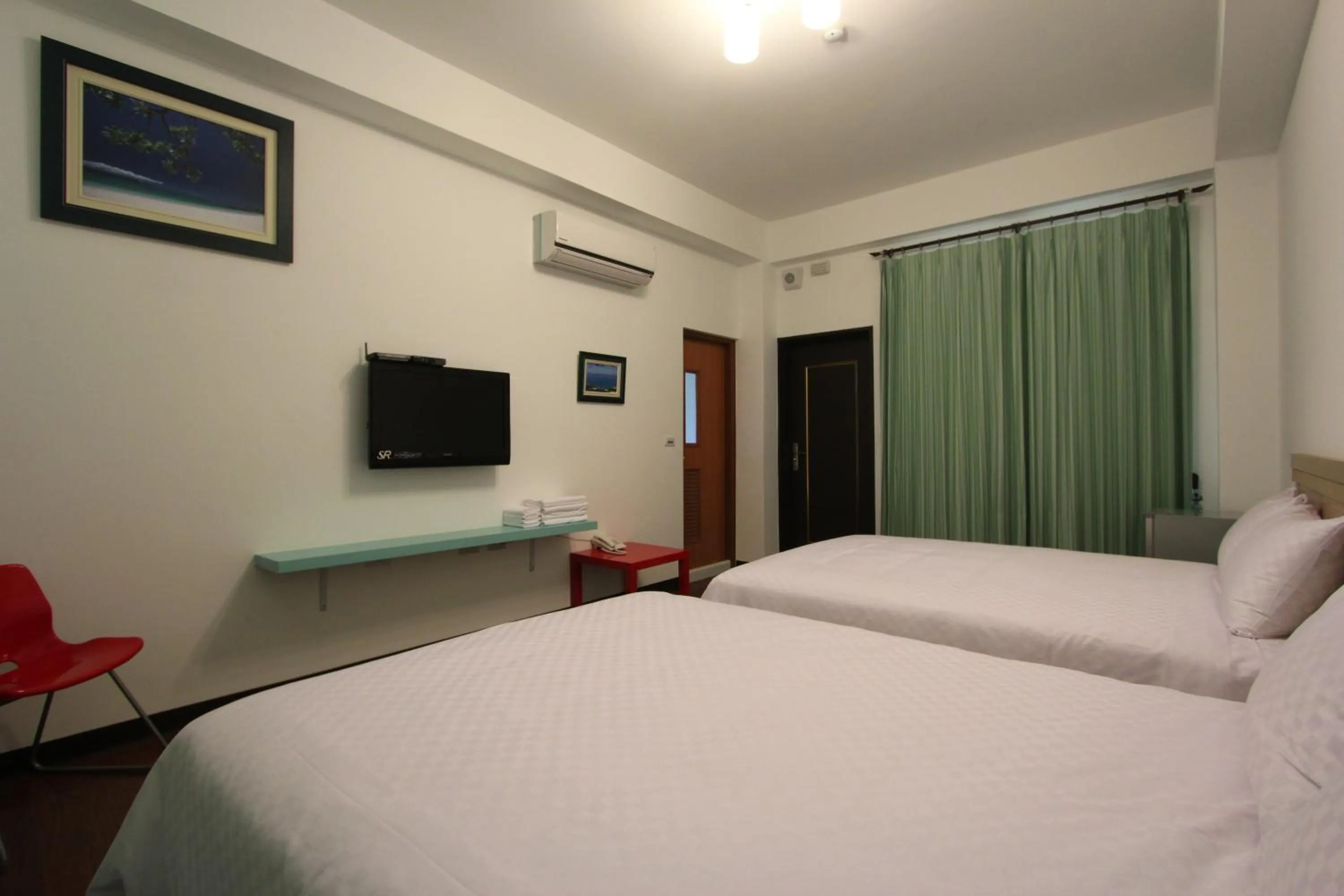 Photo of the whole room in Otousann B&B