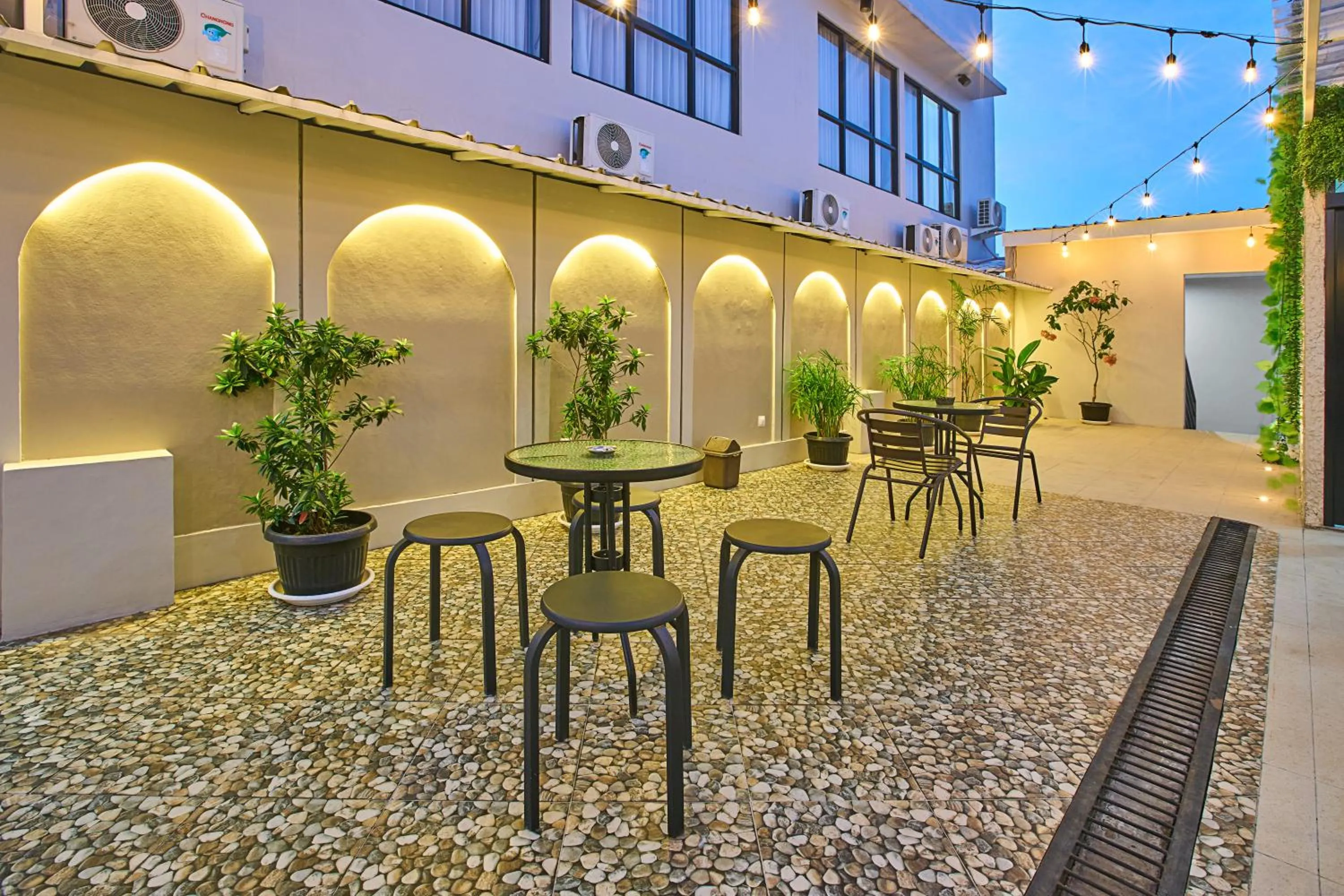 Restaurant/places to eat in BALE Puri