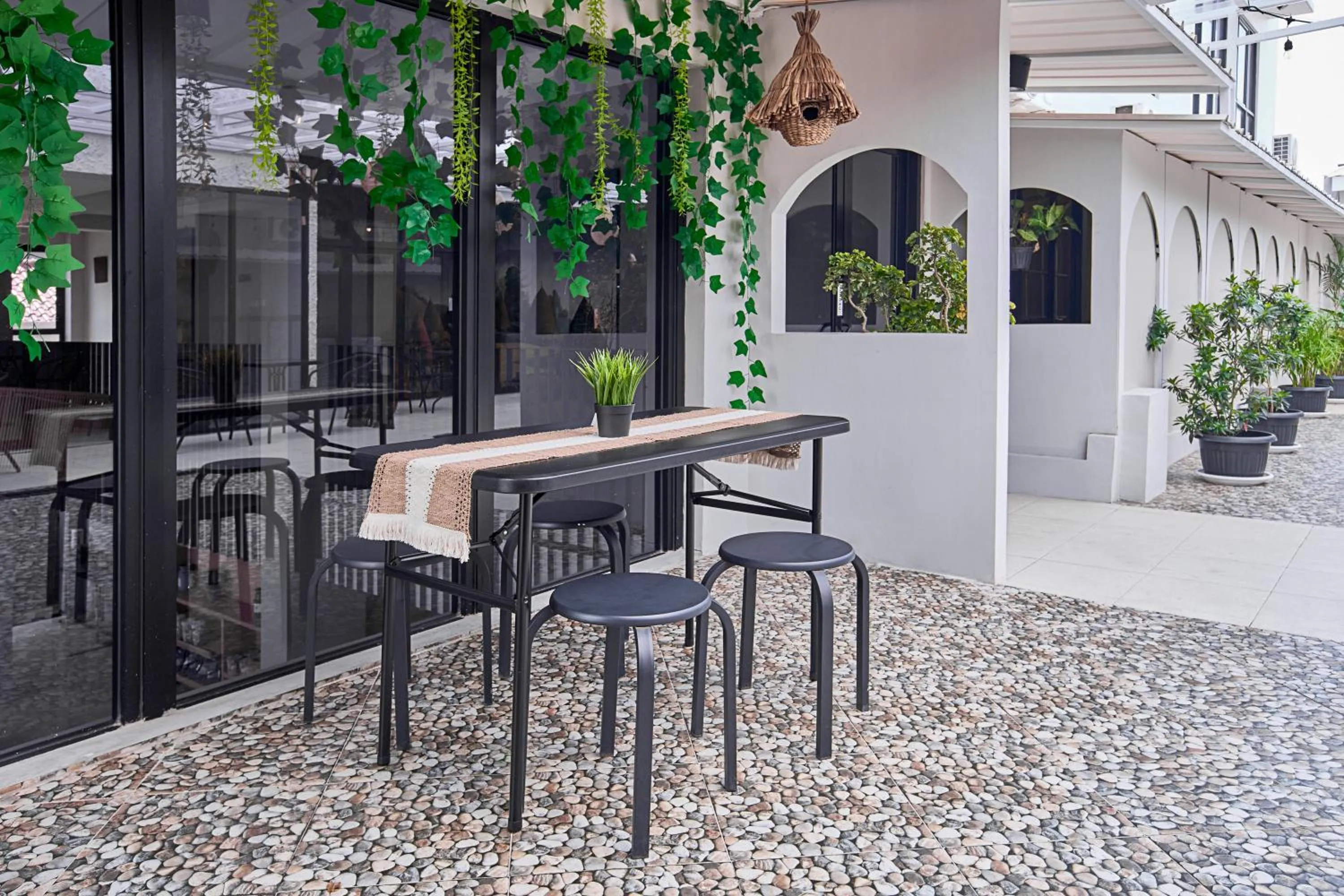 Restaurant/places to eat in BALE Puri