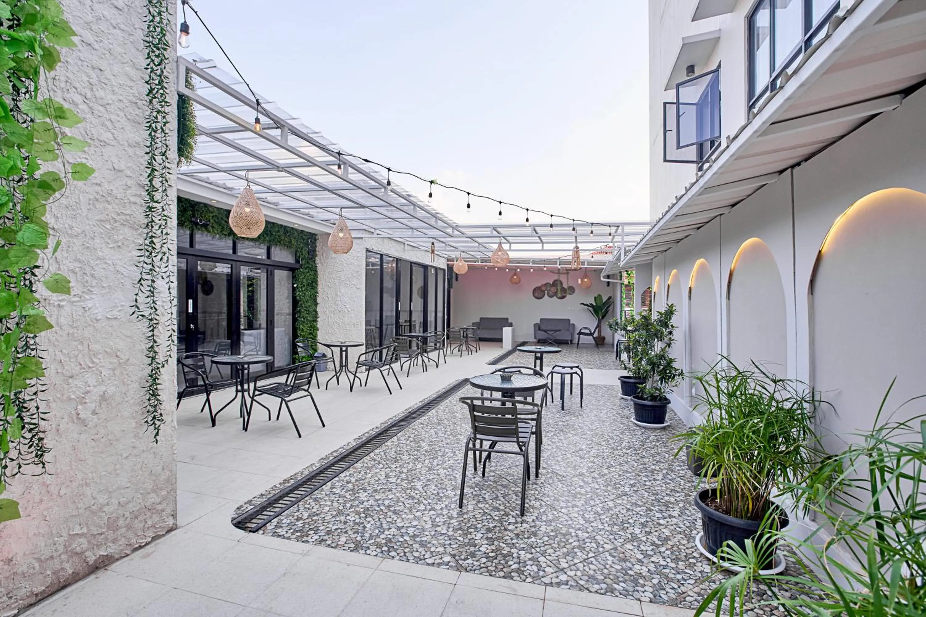 Restaurant/places to eat in BALE Puri