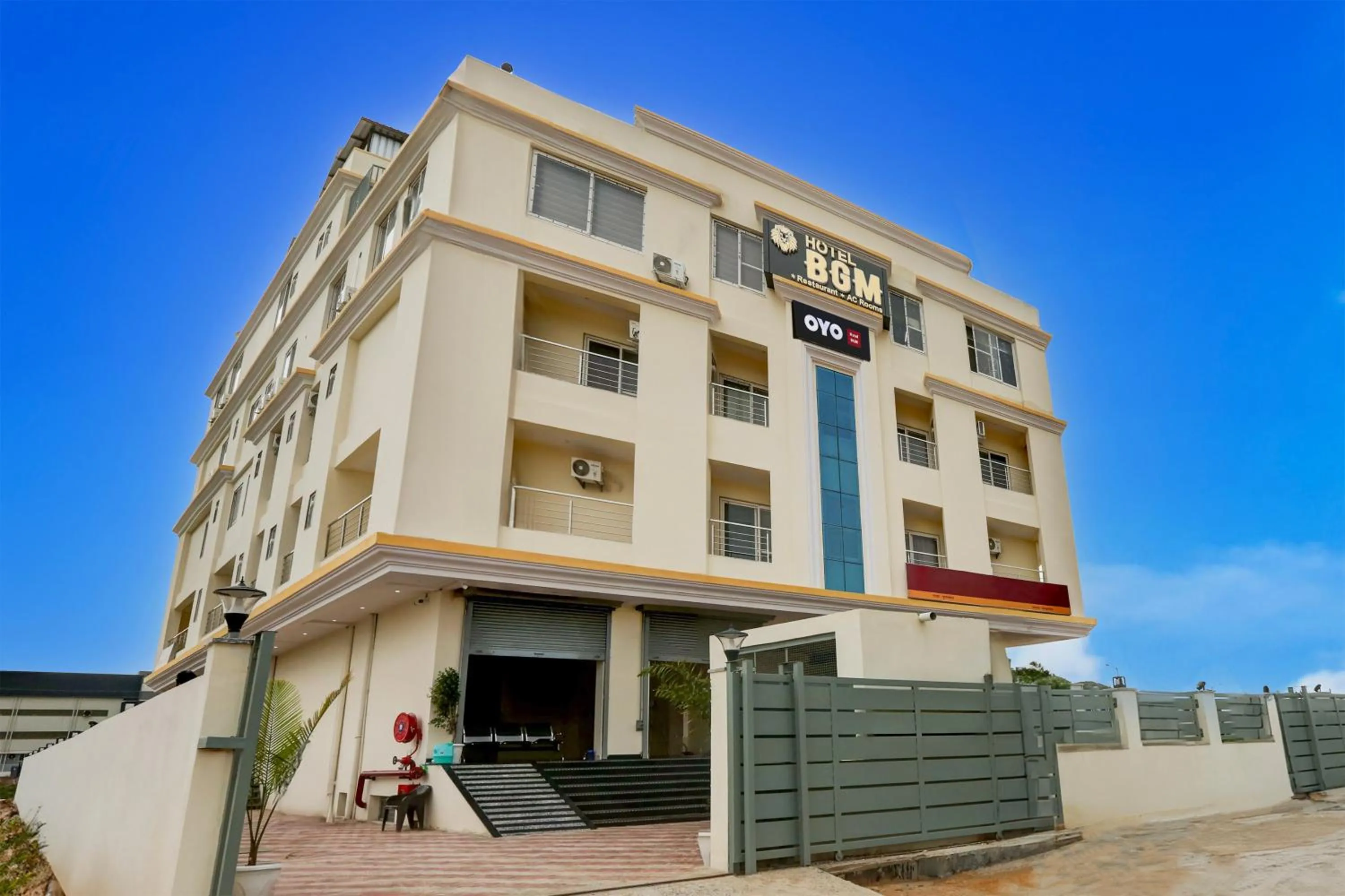 Facade/entrance in Hotel O BGM