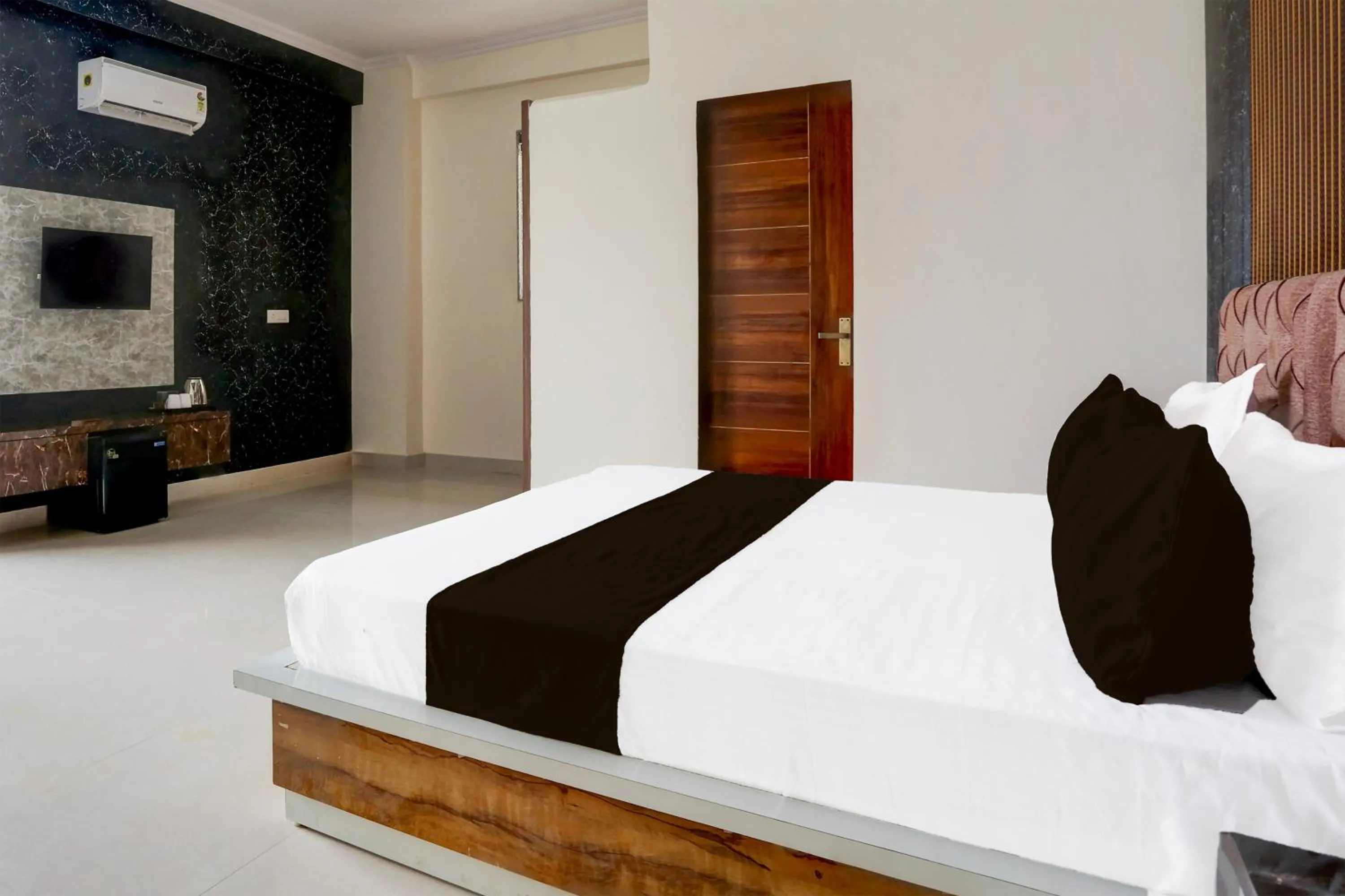 Bedroom in Hotel O BGM