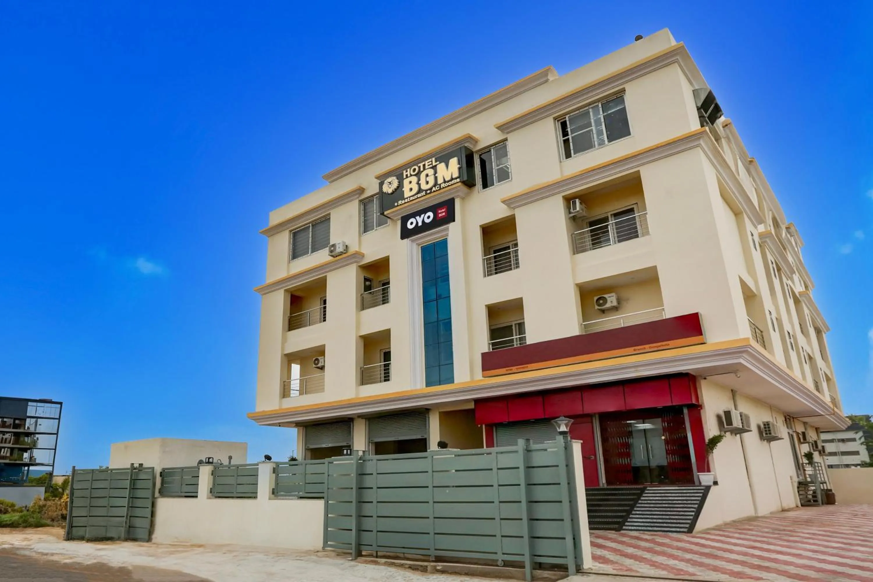 Facade/entrance in Hotel O BGM