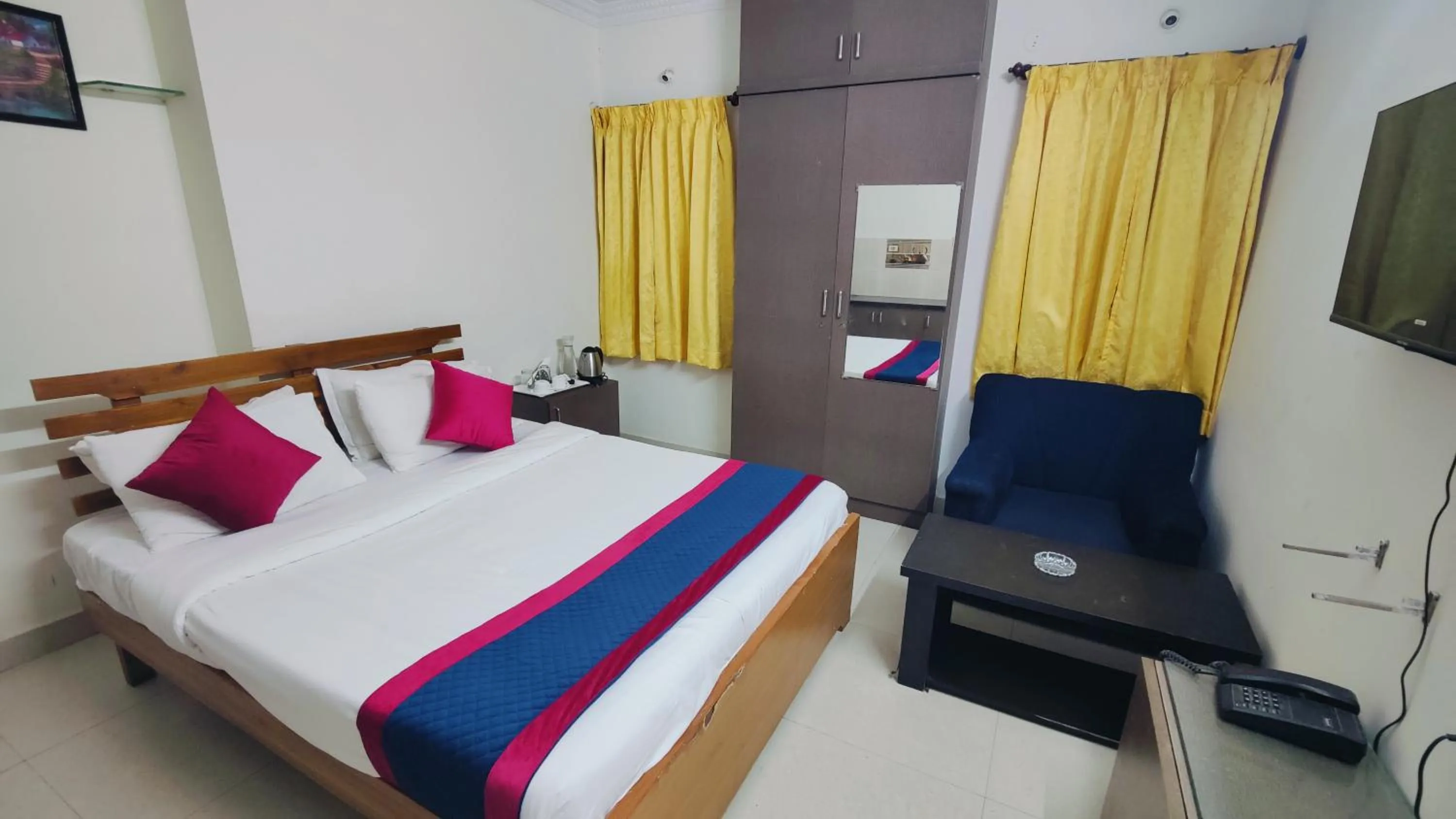 Bed in Mann Pasand Inn Feel the Luxury