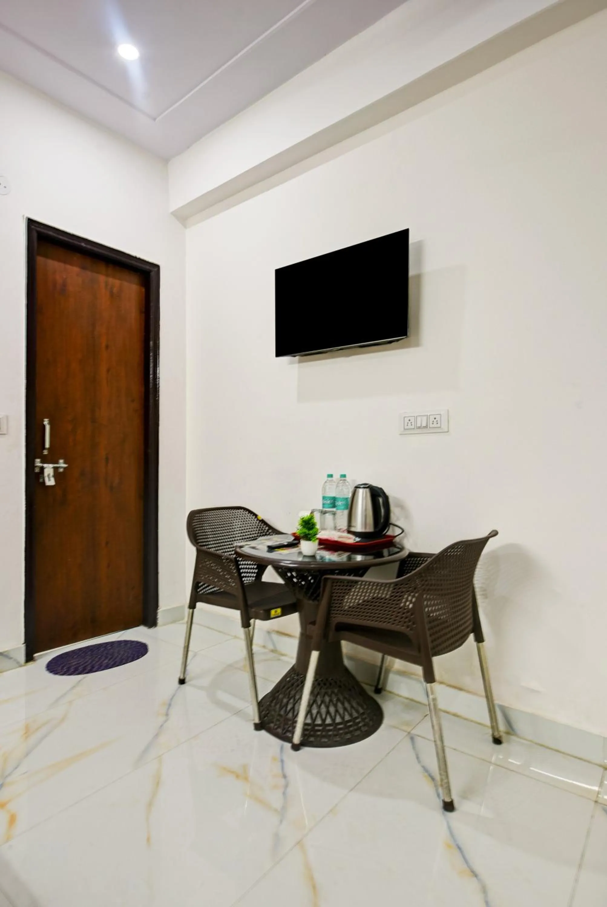 TV and multimedia in Hotel Krishna Tower