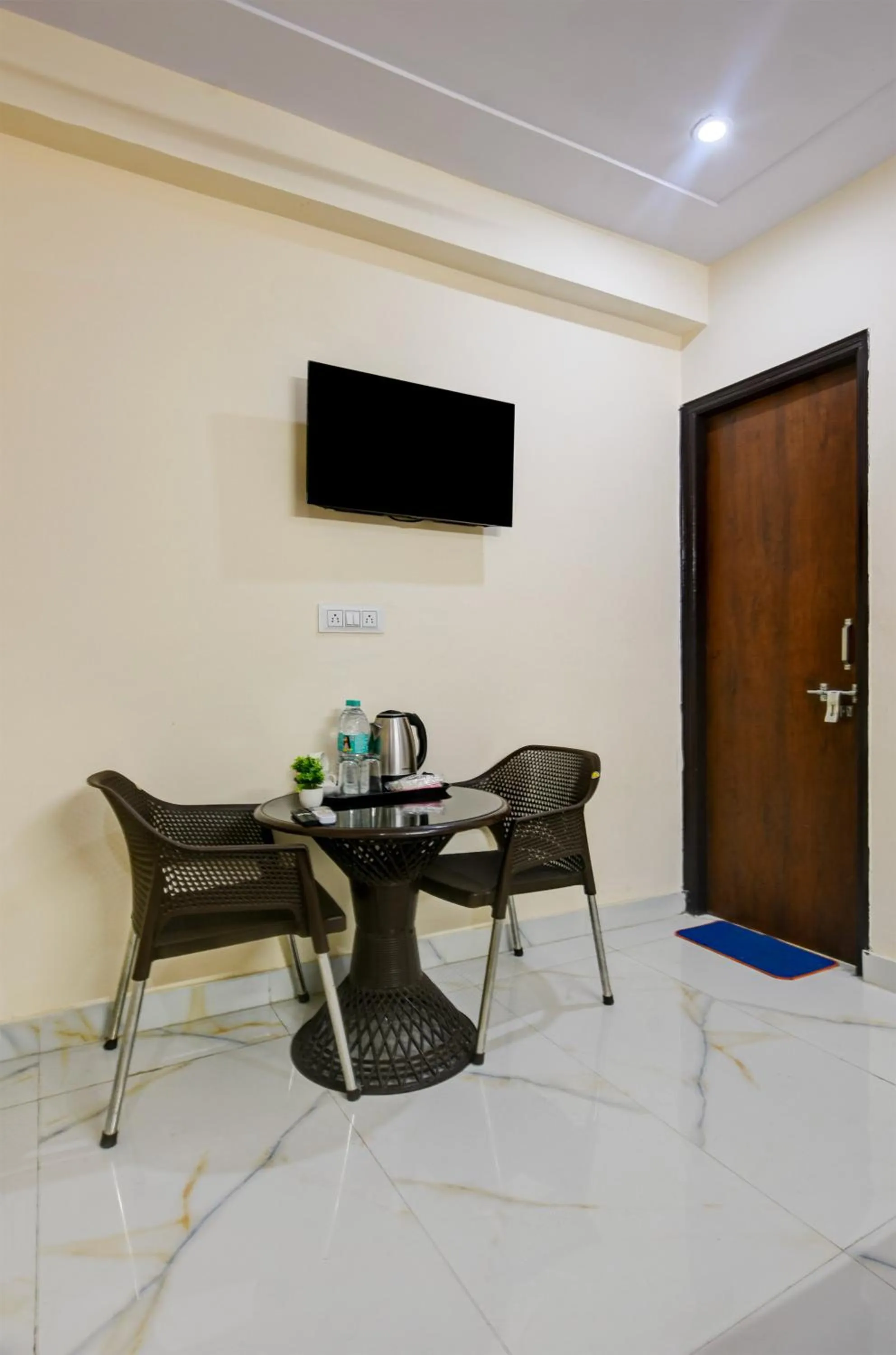 TV and multimedia in Hotel Krishna Tower