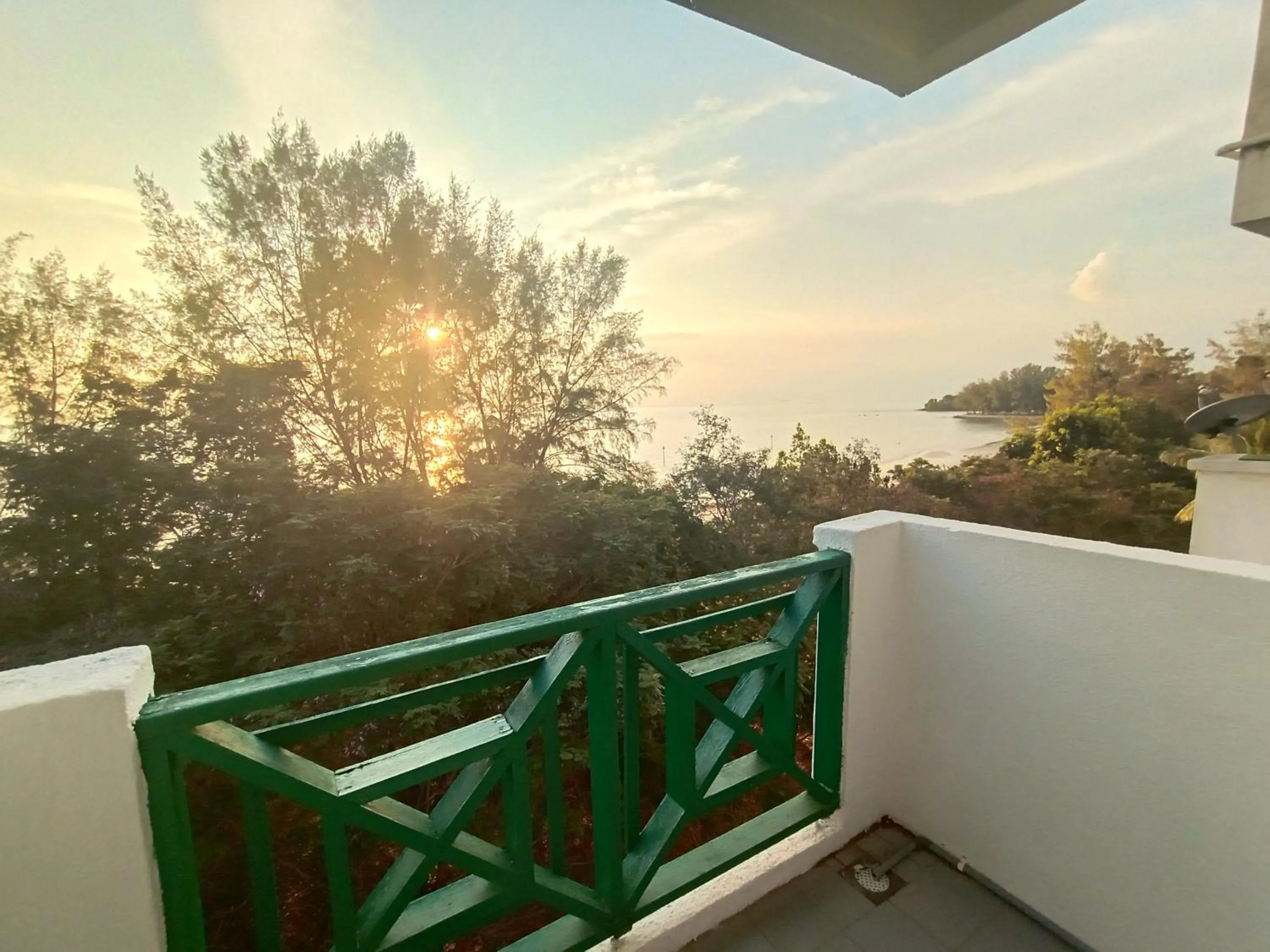 Resort Apartment depan Laut