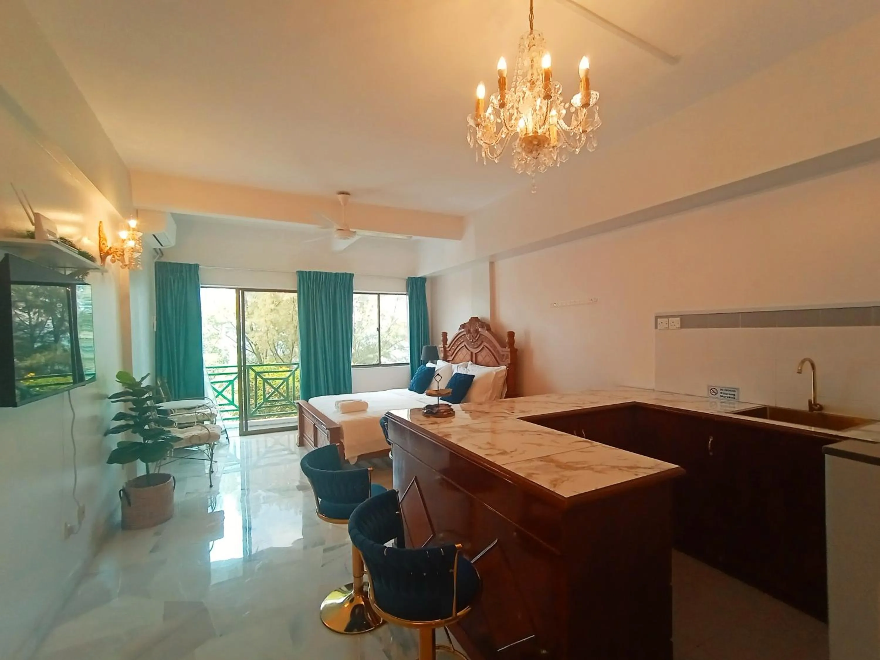 Resort Apartment depan Laut