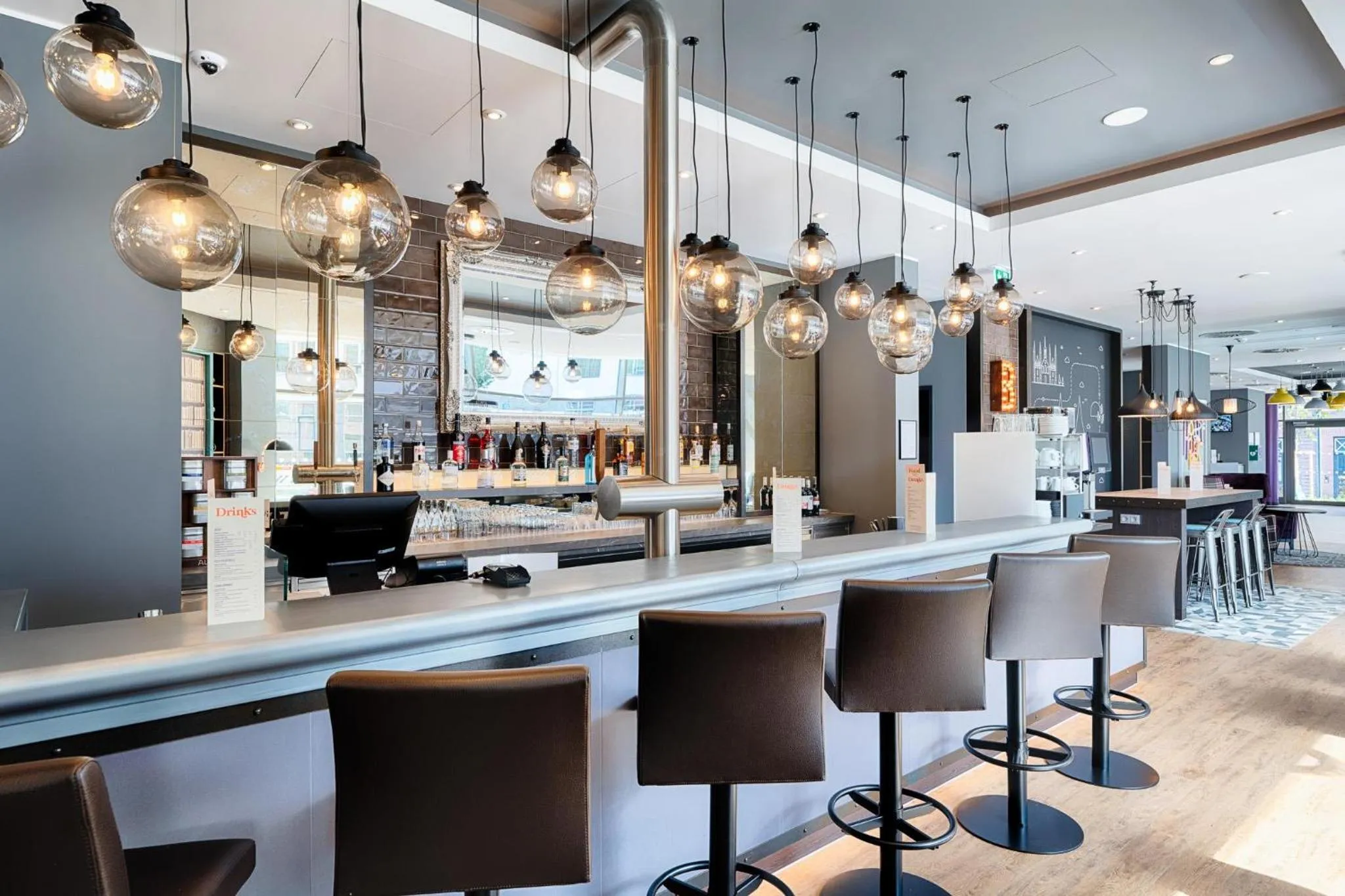 Lounge or bar in Premier Inn Lübeck City Centre