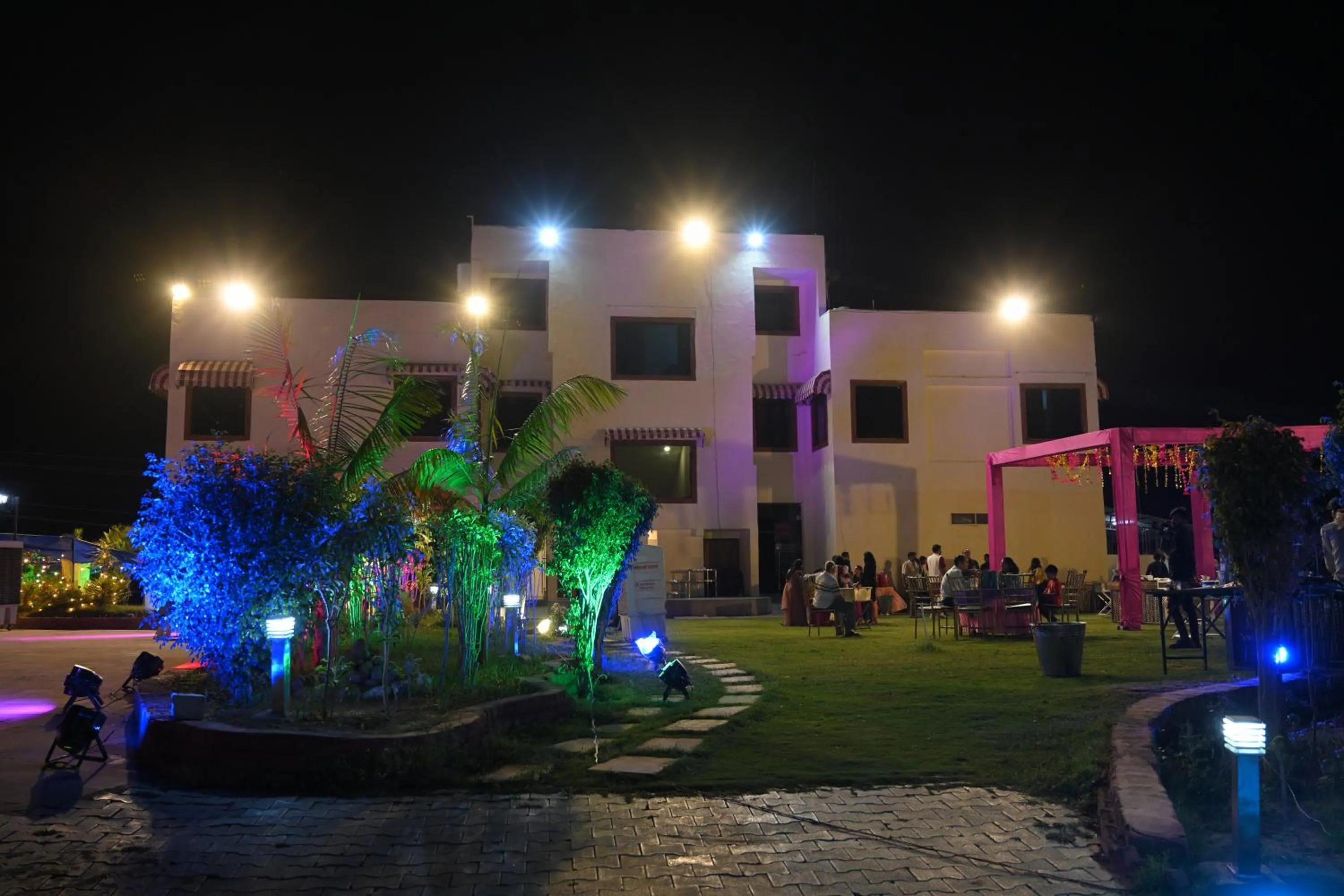 Garden in Orchha Club and Resort - OCR