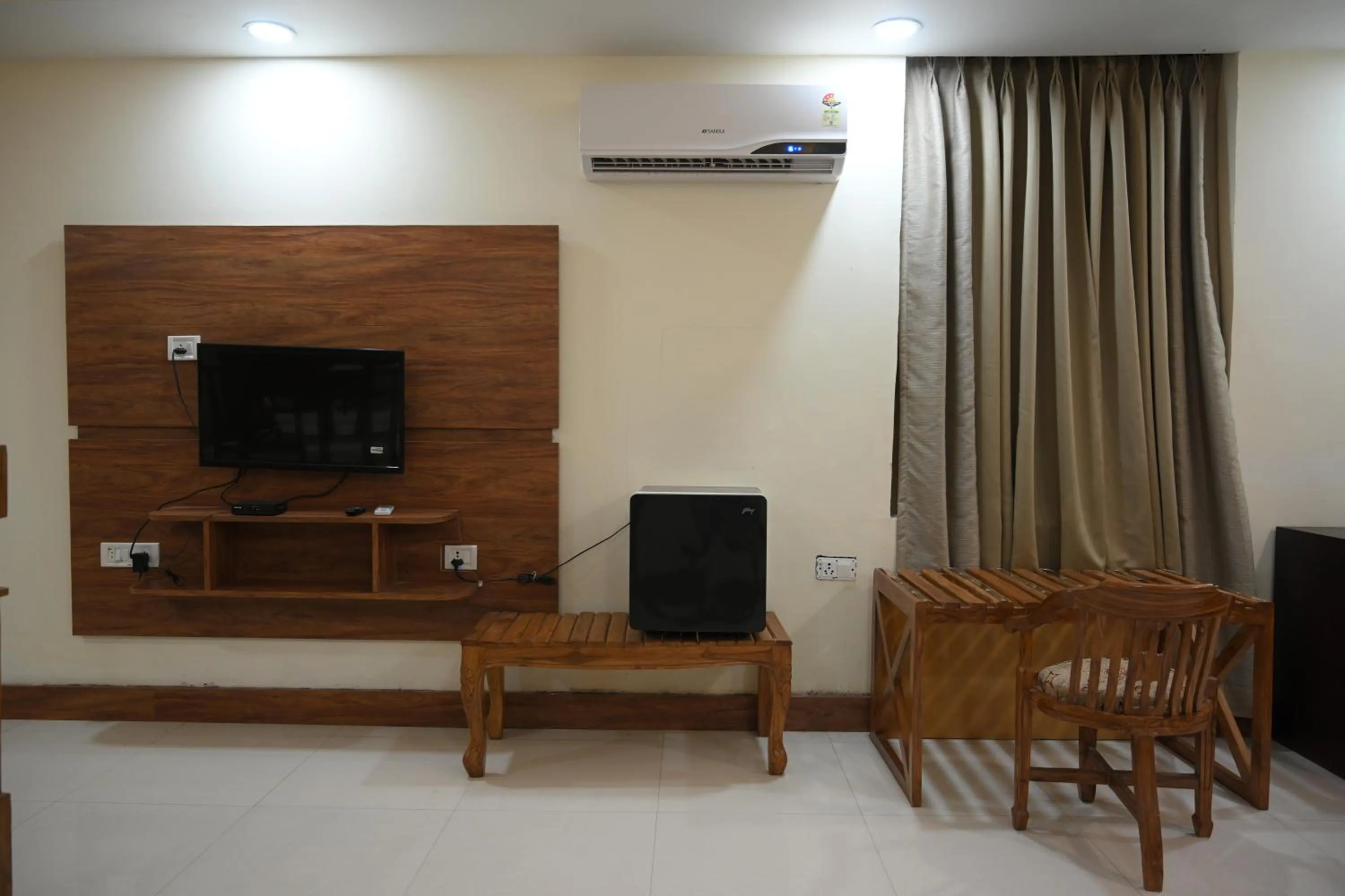 TV and multimedia in Orchha Club and Resort - OCR