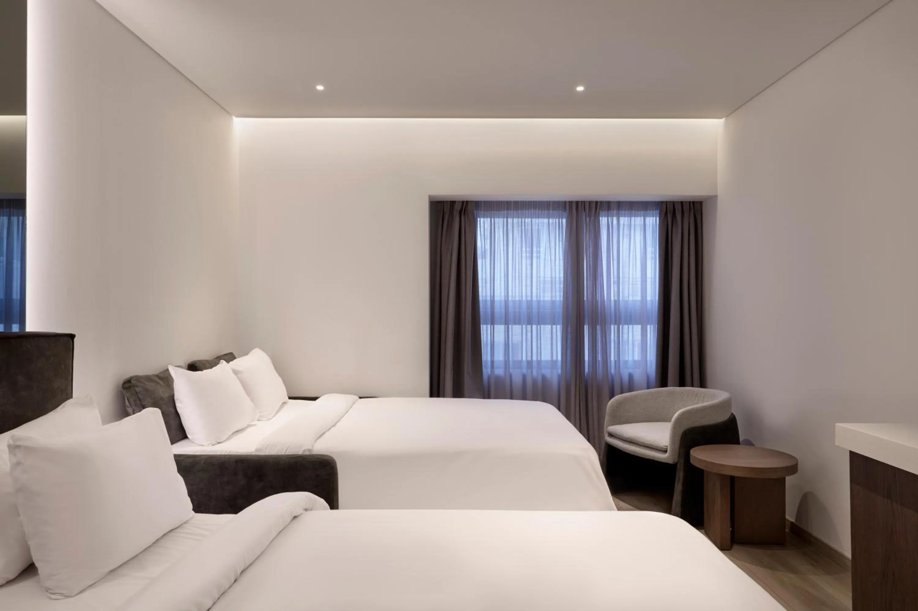 Bed in Nur Edge Aparthotel - Acropolis Skyline