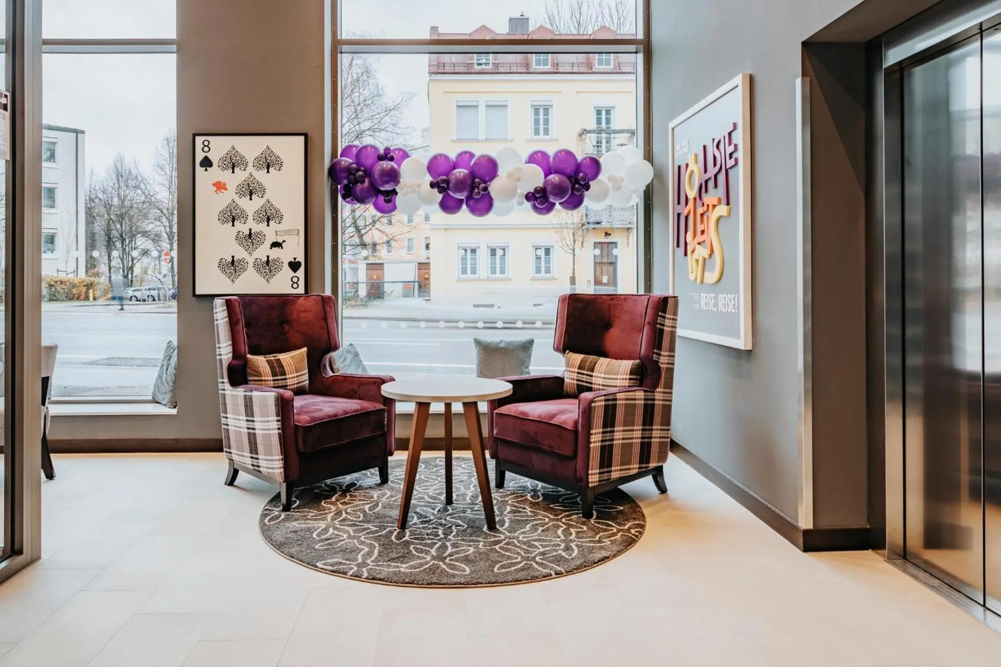 Lobby or reception in Premier Inn Rosenheim City Lokhöfe