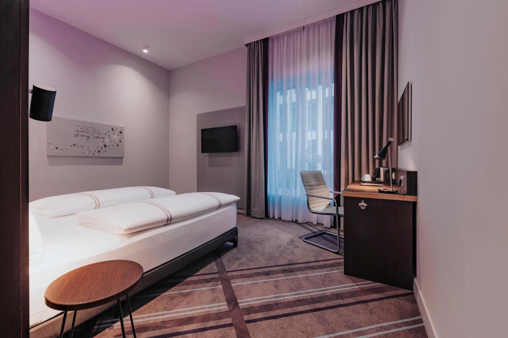 Bedroom, Bed in Premier Inn Rosenheim City Lokhöfe