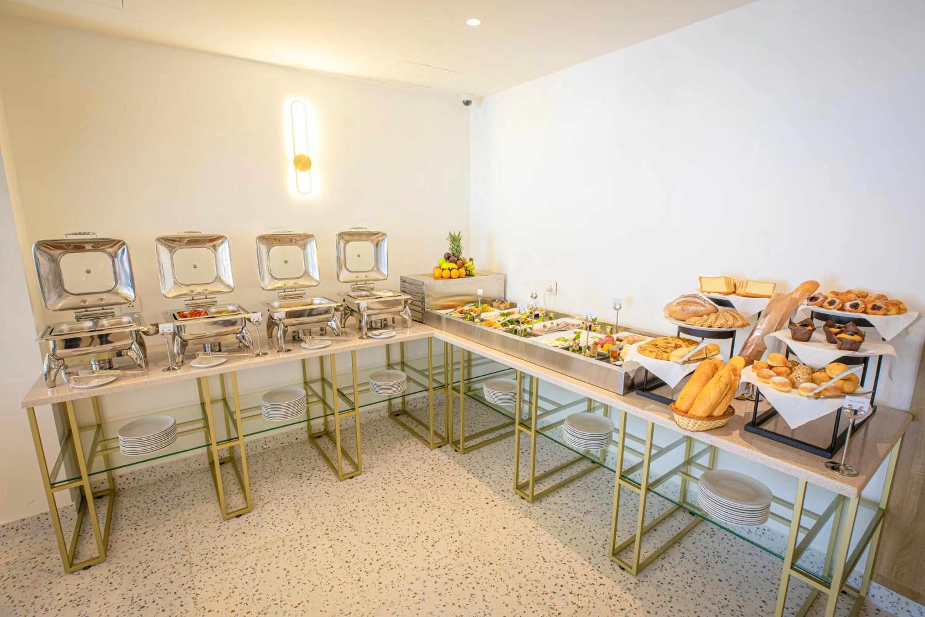 Restaurant/places to eat in Golden Tulip Amman