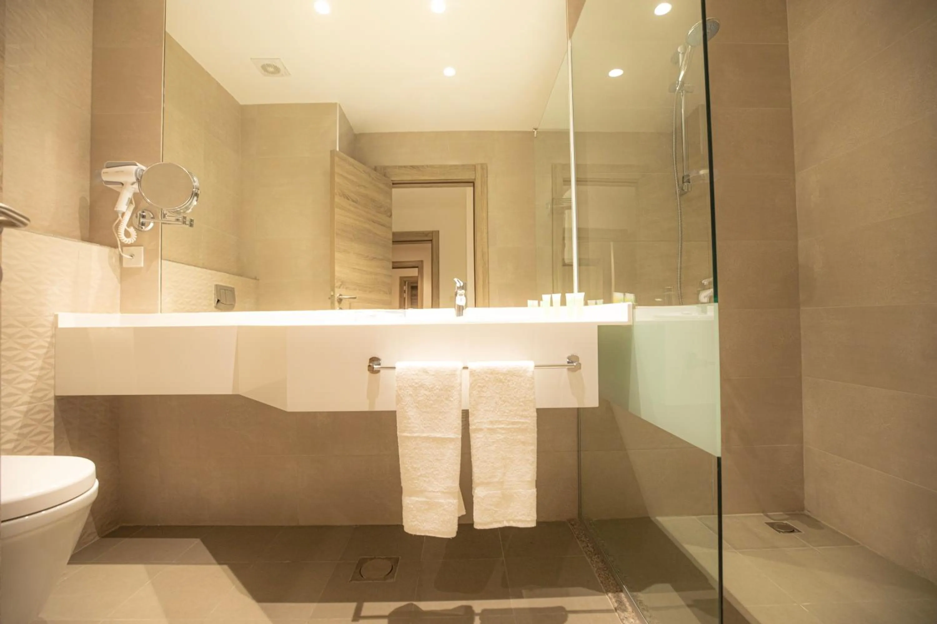 Toilet in Golden Tulip Amman